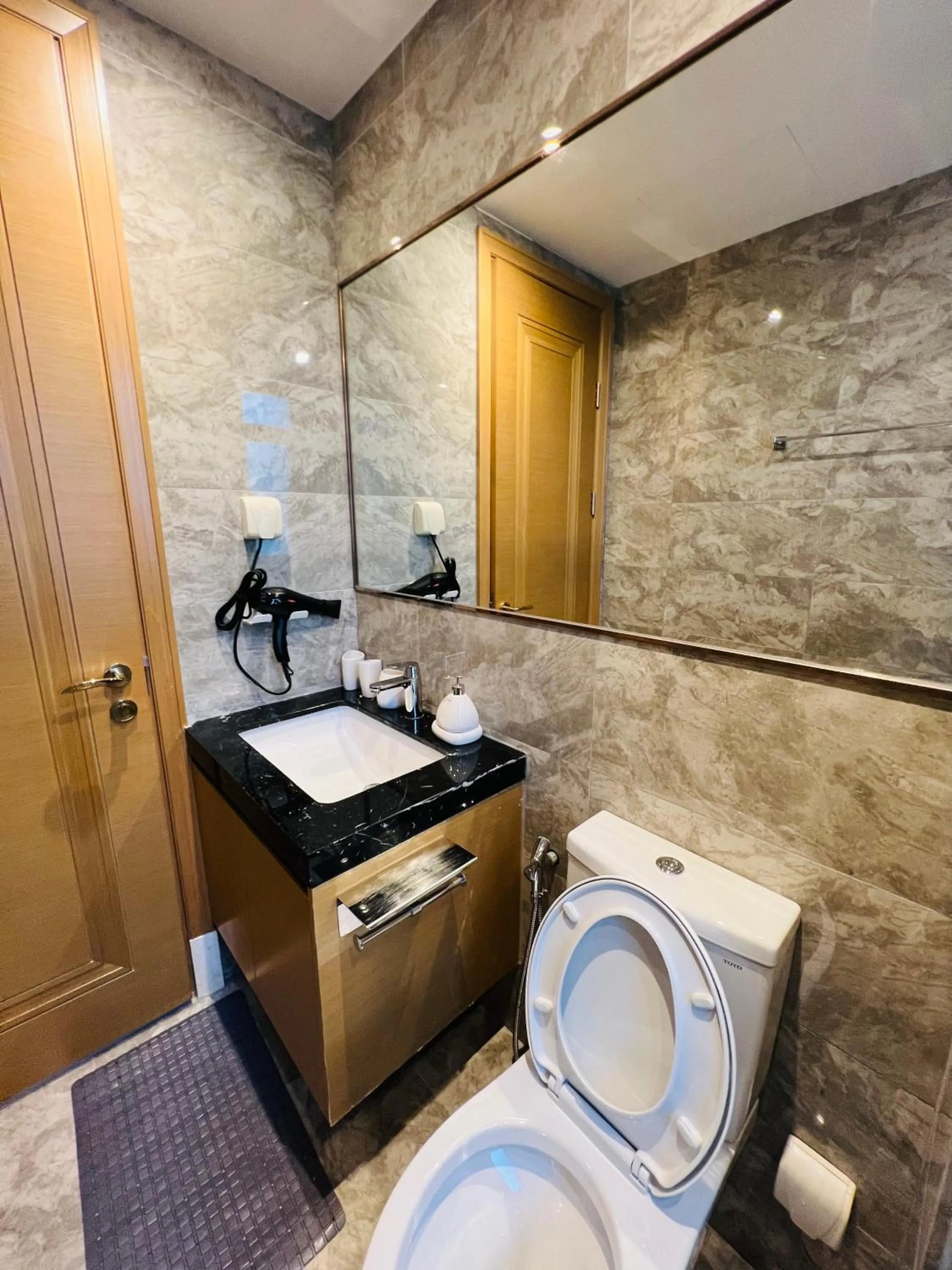 R&F PRINCESS COVE by ANJU