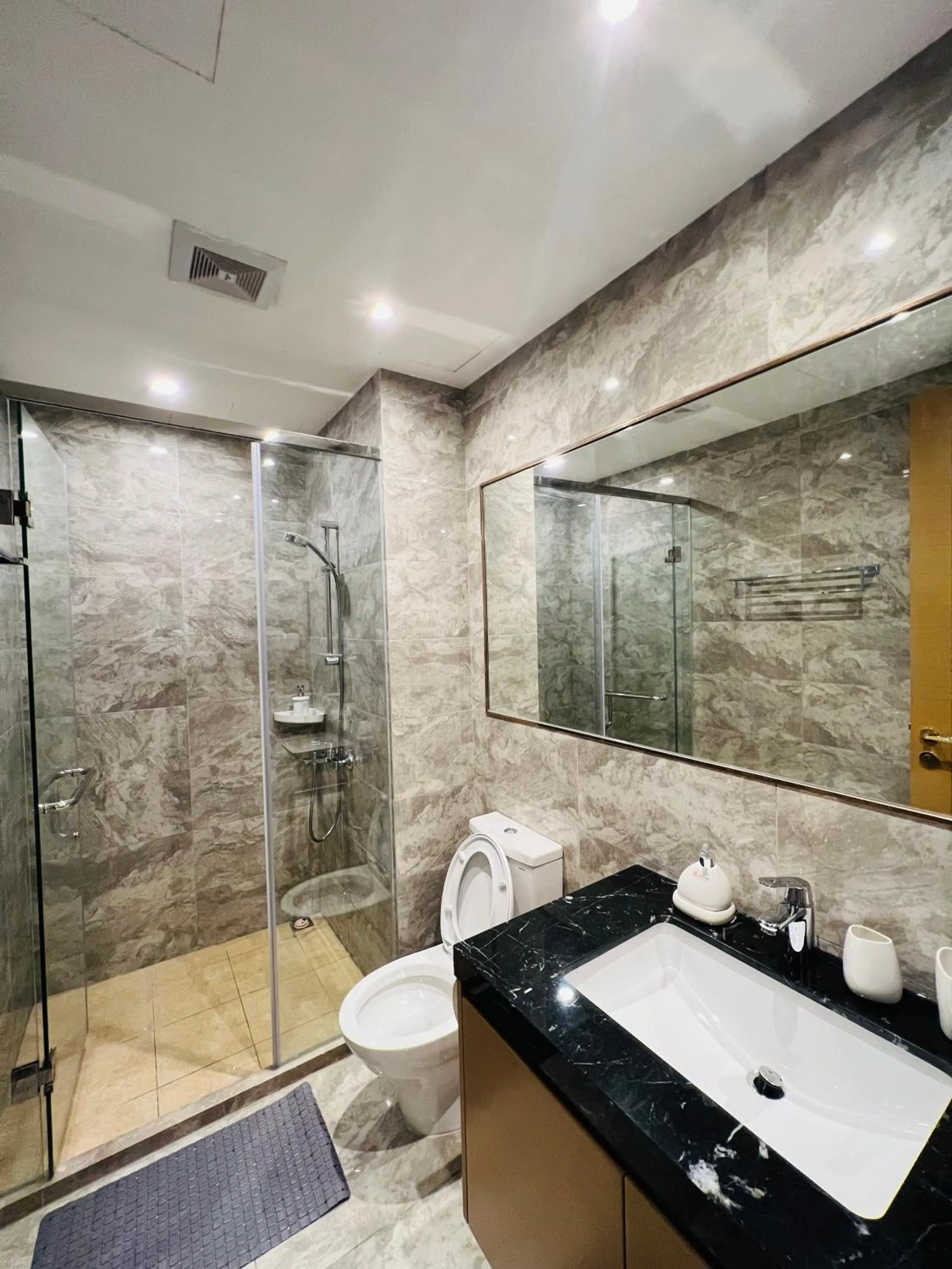 R&F PRINCESS COVE by ANJU