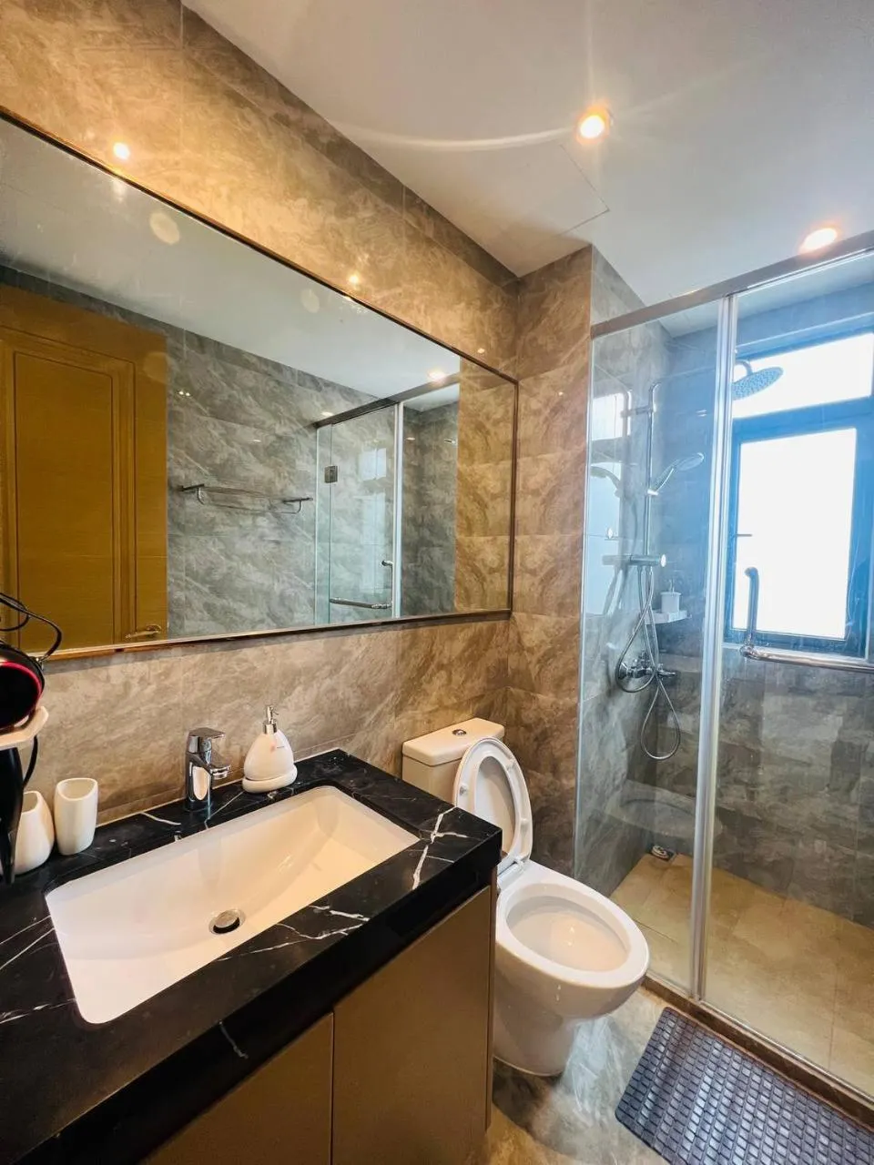 R&F PRINCESS COVE by ANJU