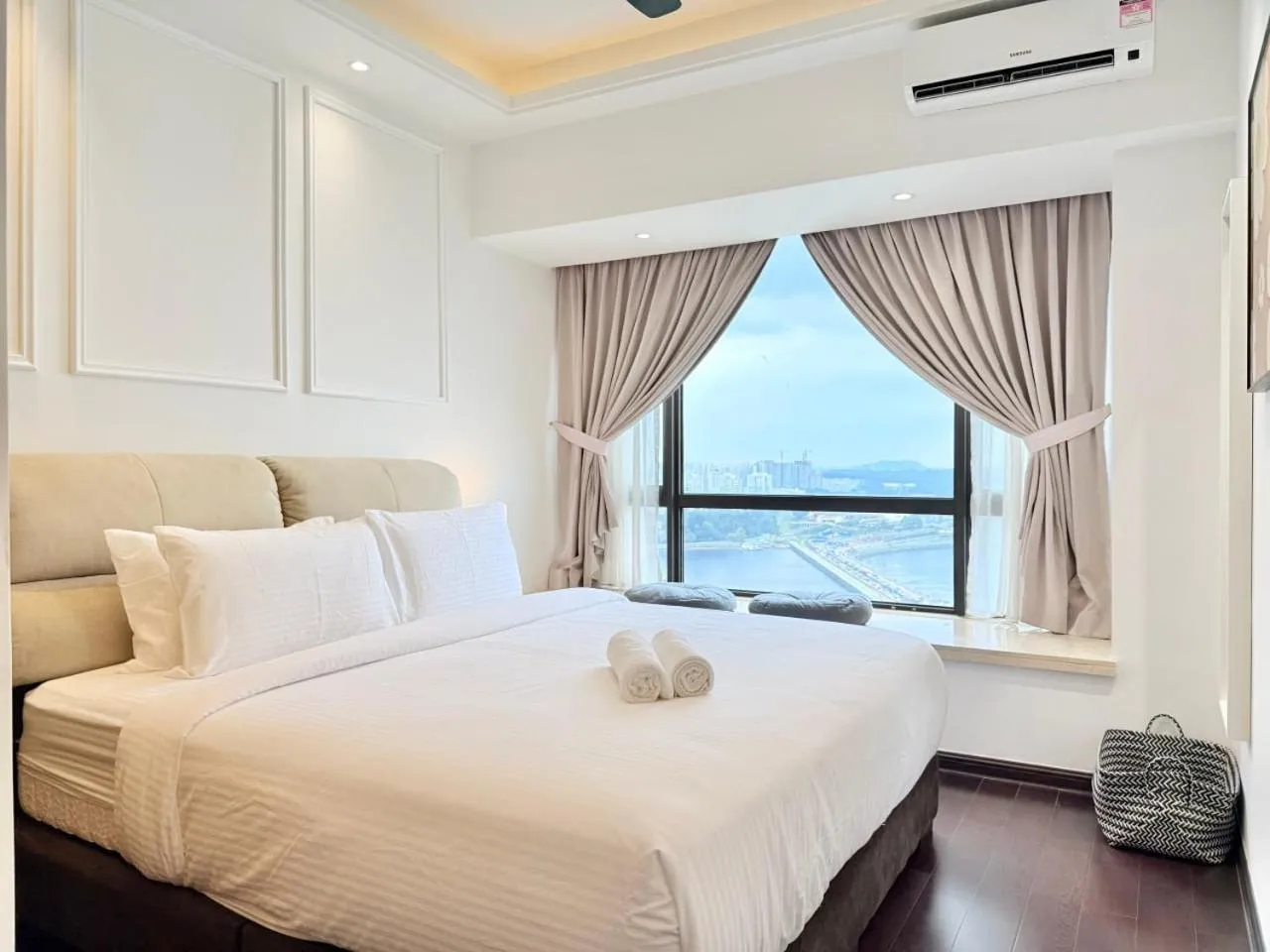 Bed in R&F PRINCESS COVE by ANJU