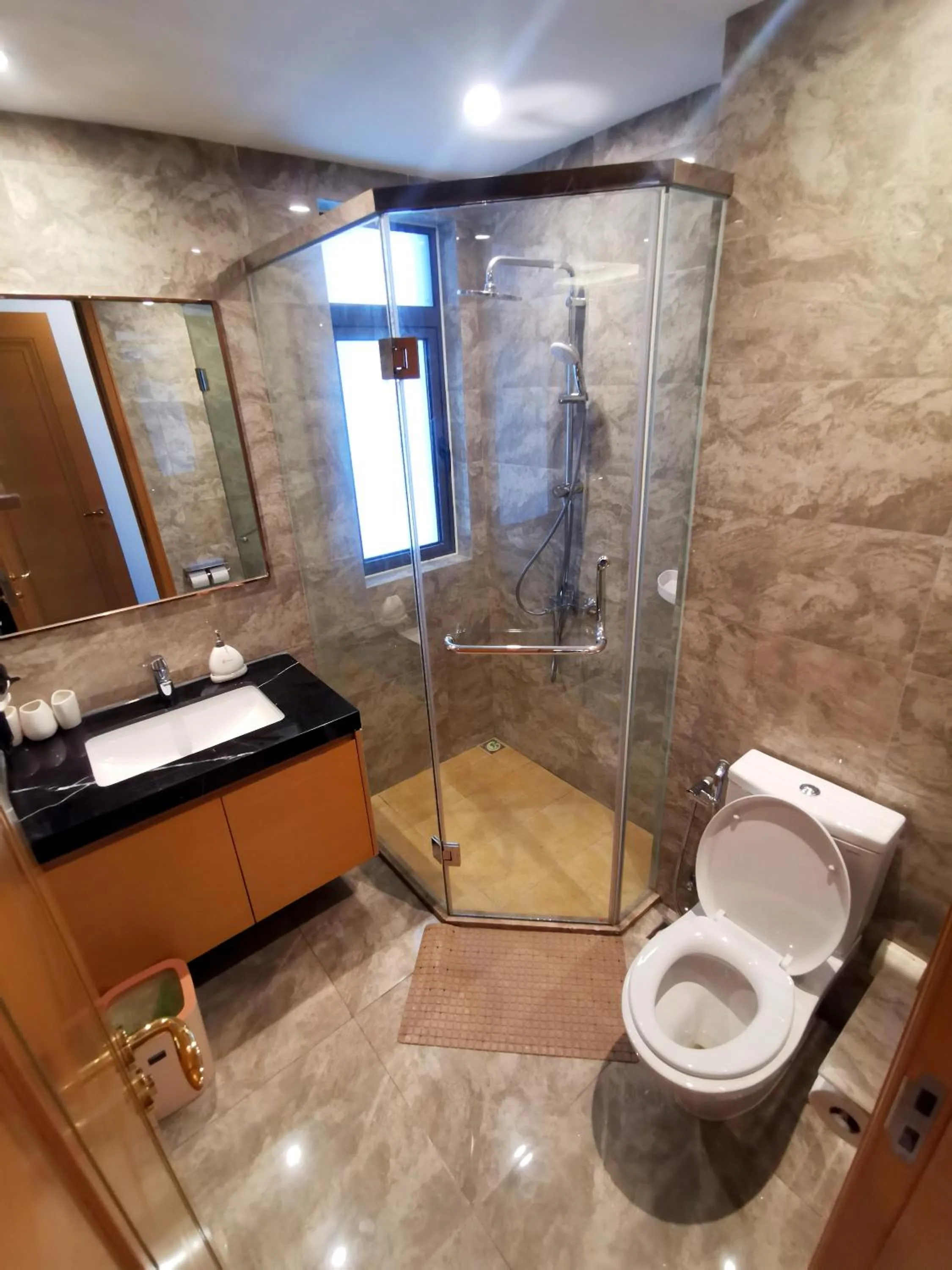 R&F PRINCESS COVE by ANJU