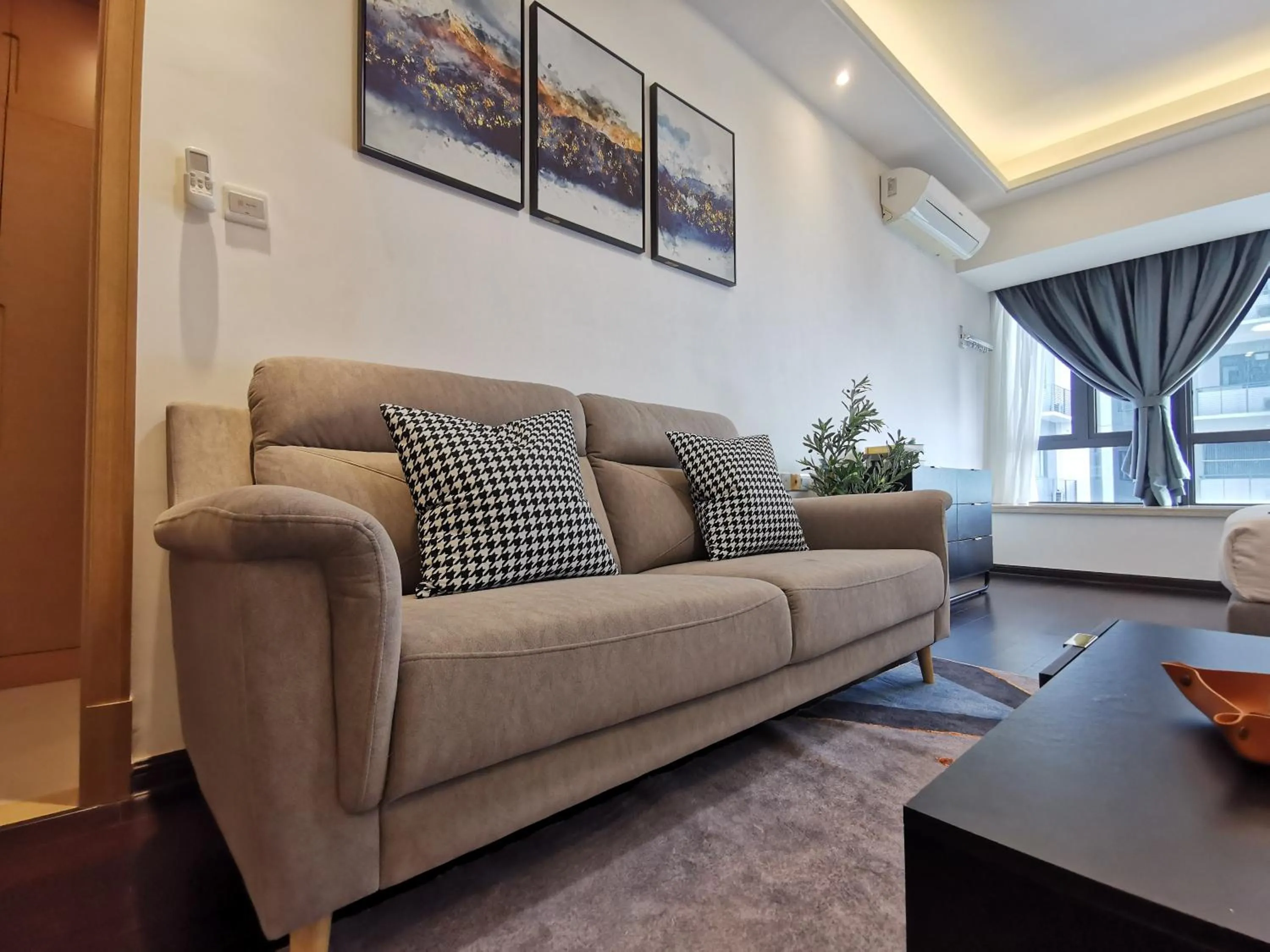 Seating area in R&F PRINCESS COVE by ANJU