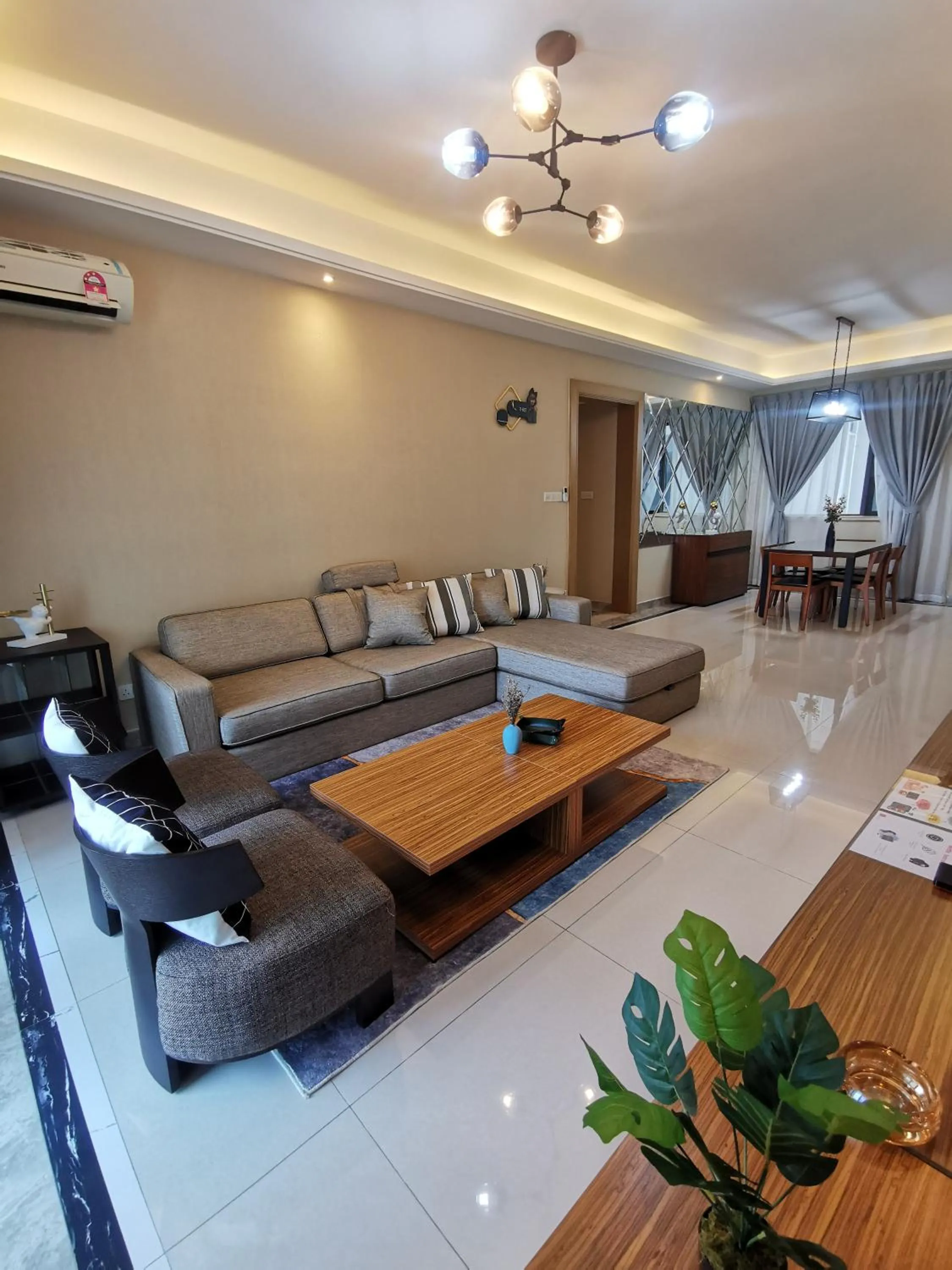 R&F PRINCESS COVE by ANJU