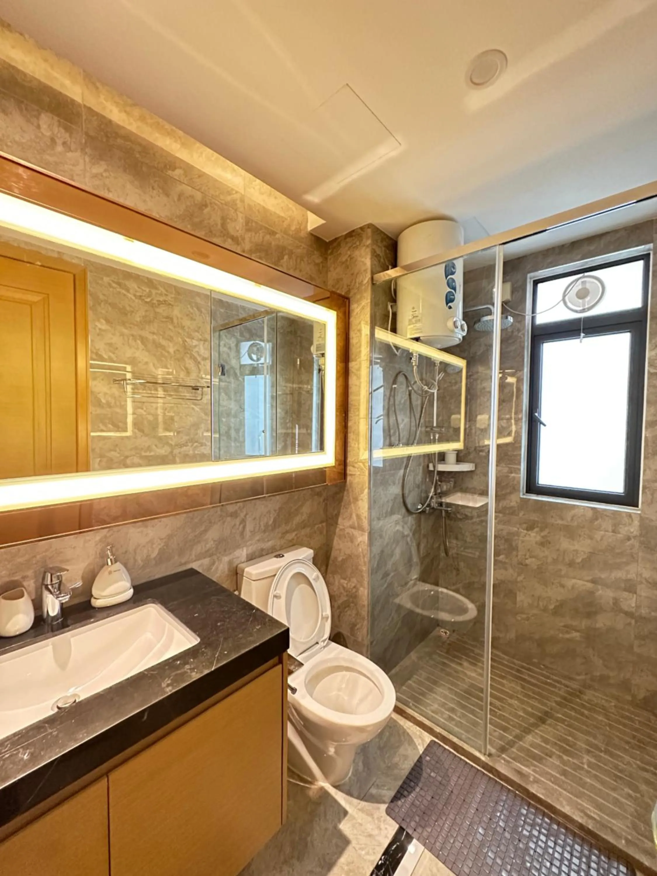 R&F PRINCESS COVE by ANJU