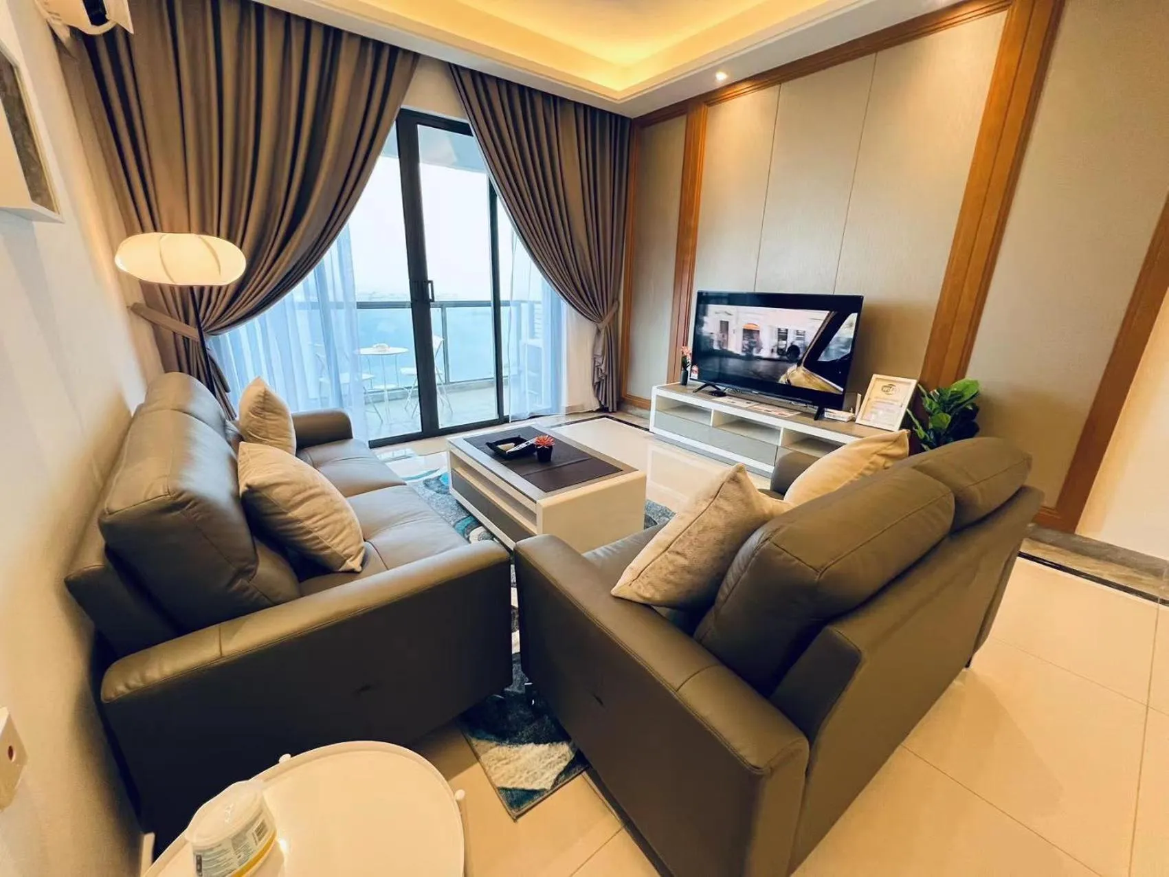 R&F PRINCESS COVE by ANJU