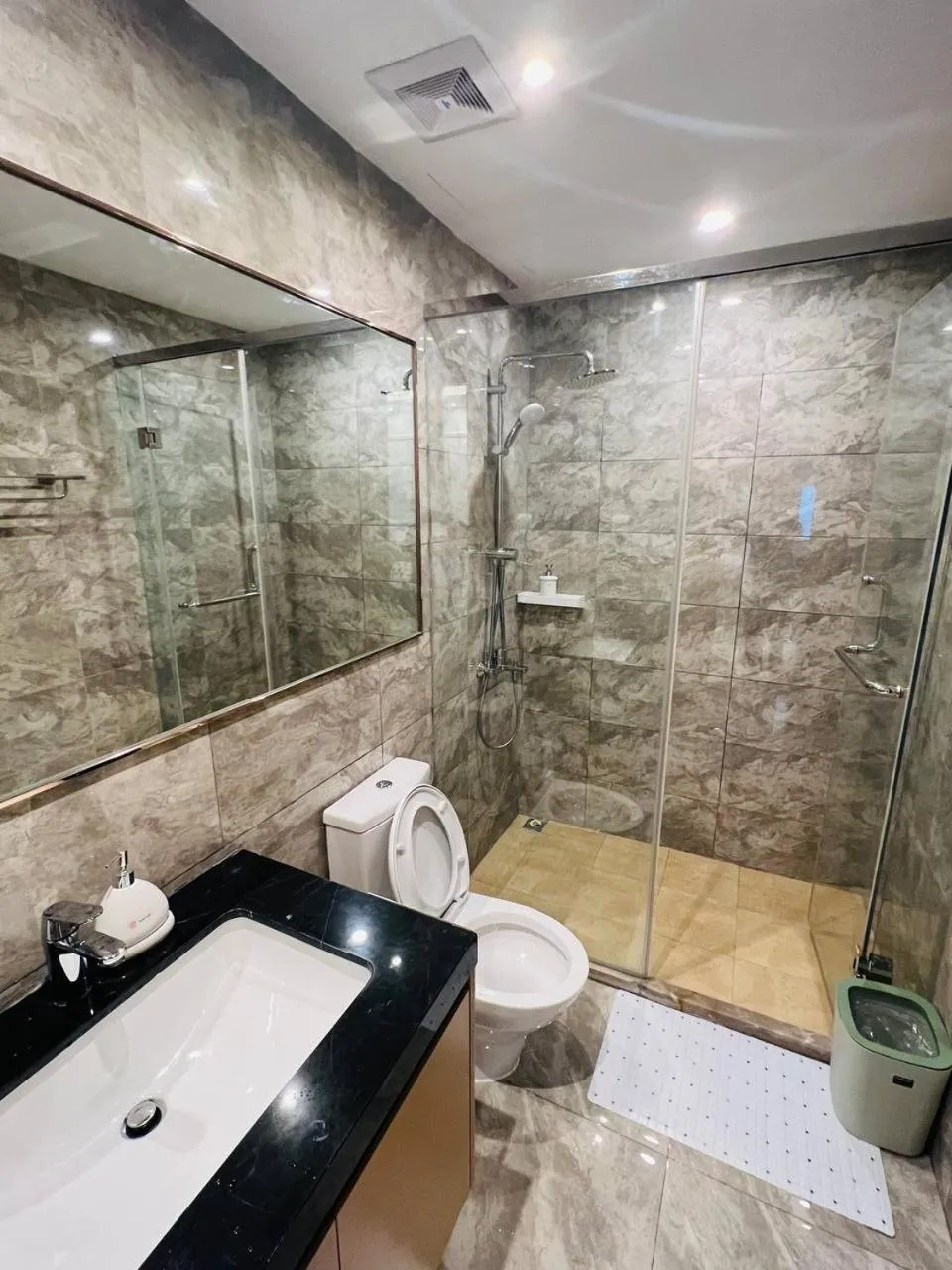 R&F PRINCESS COVE by ANJU