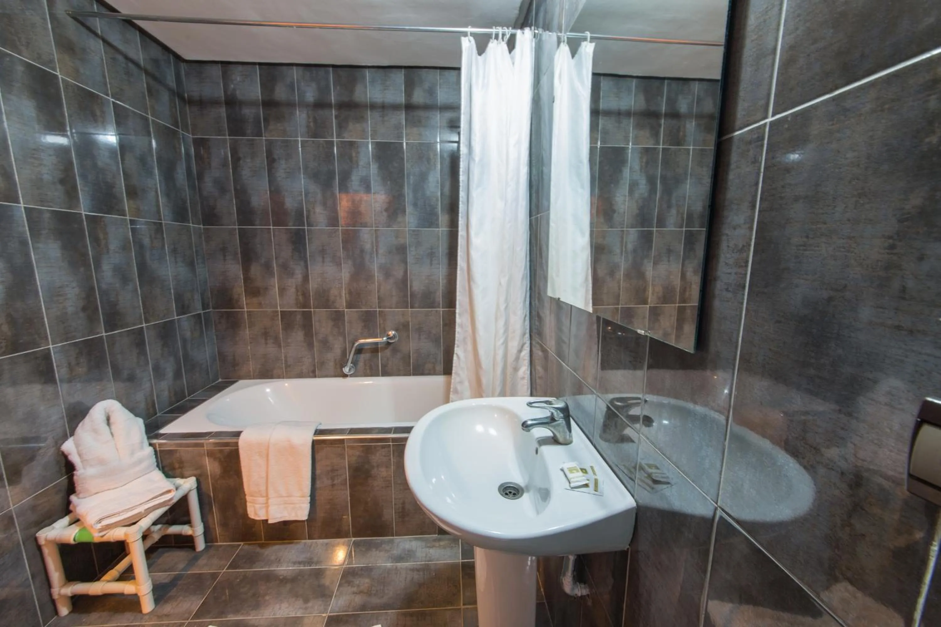 Bathroom in Hotel Akouas