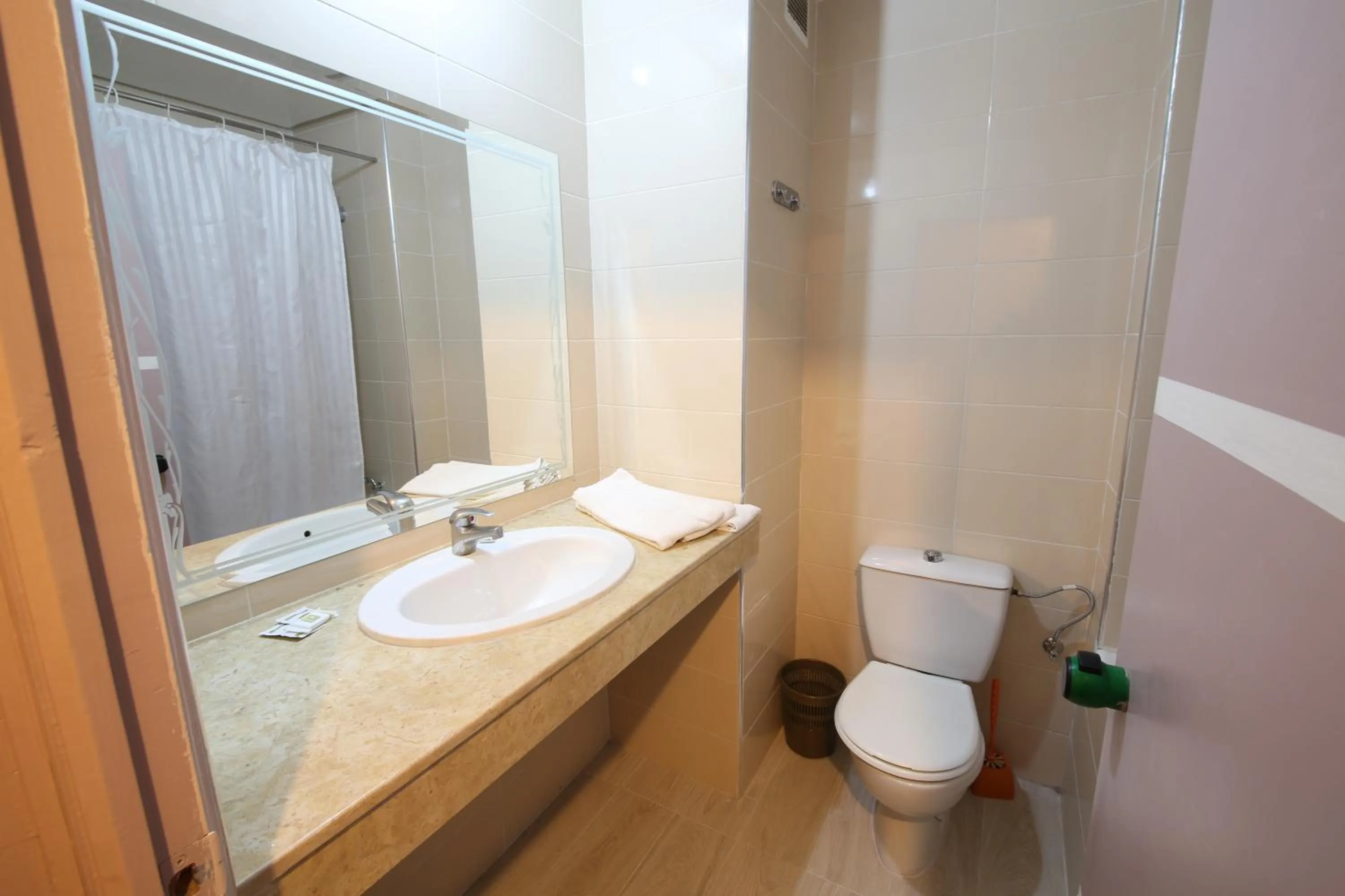 Bathroom in Hotel Akouas