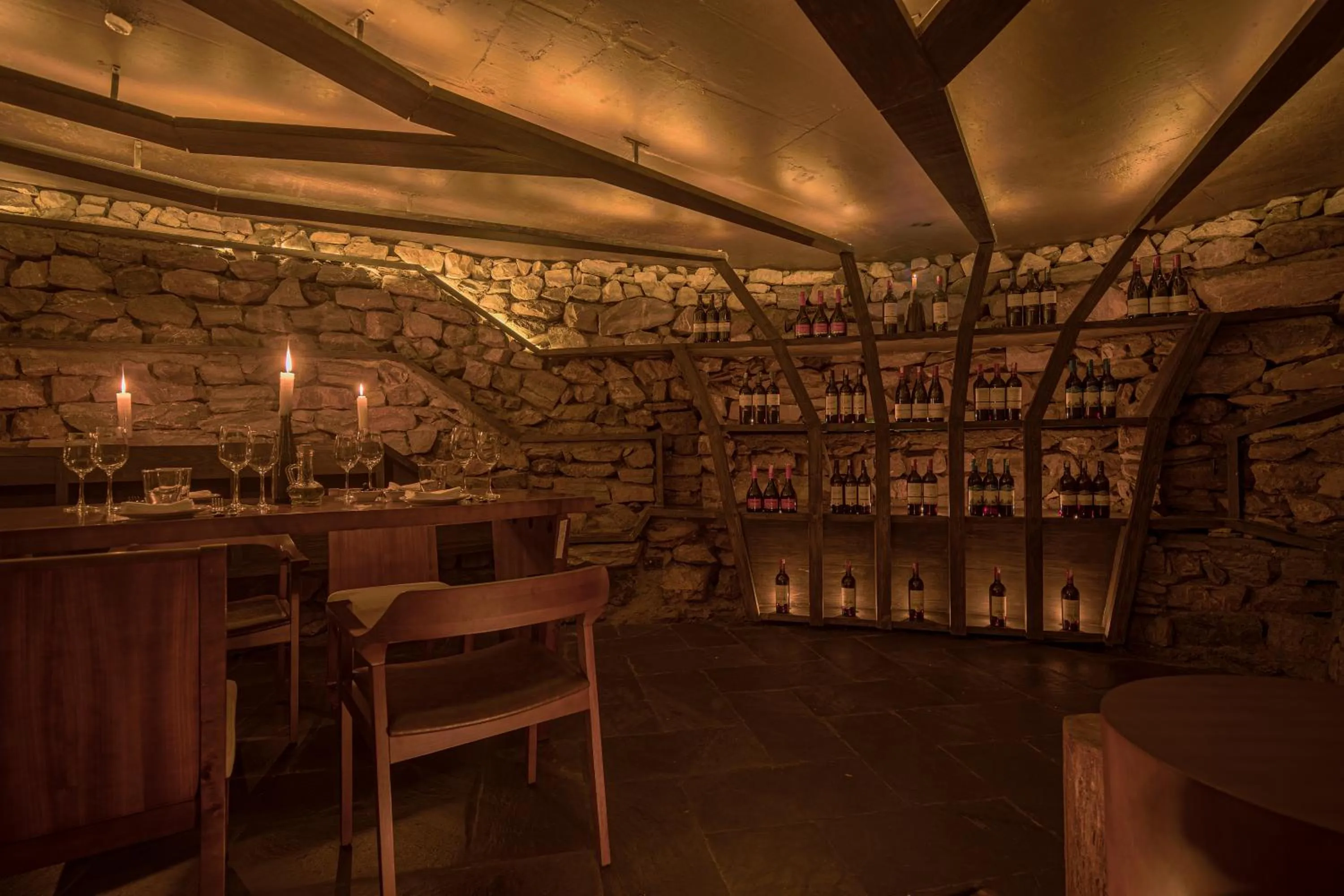 Restaurant/places to eat in Kavya Himalayas