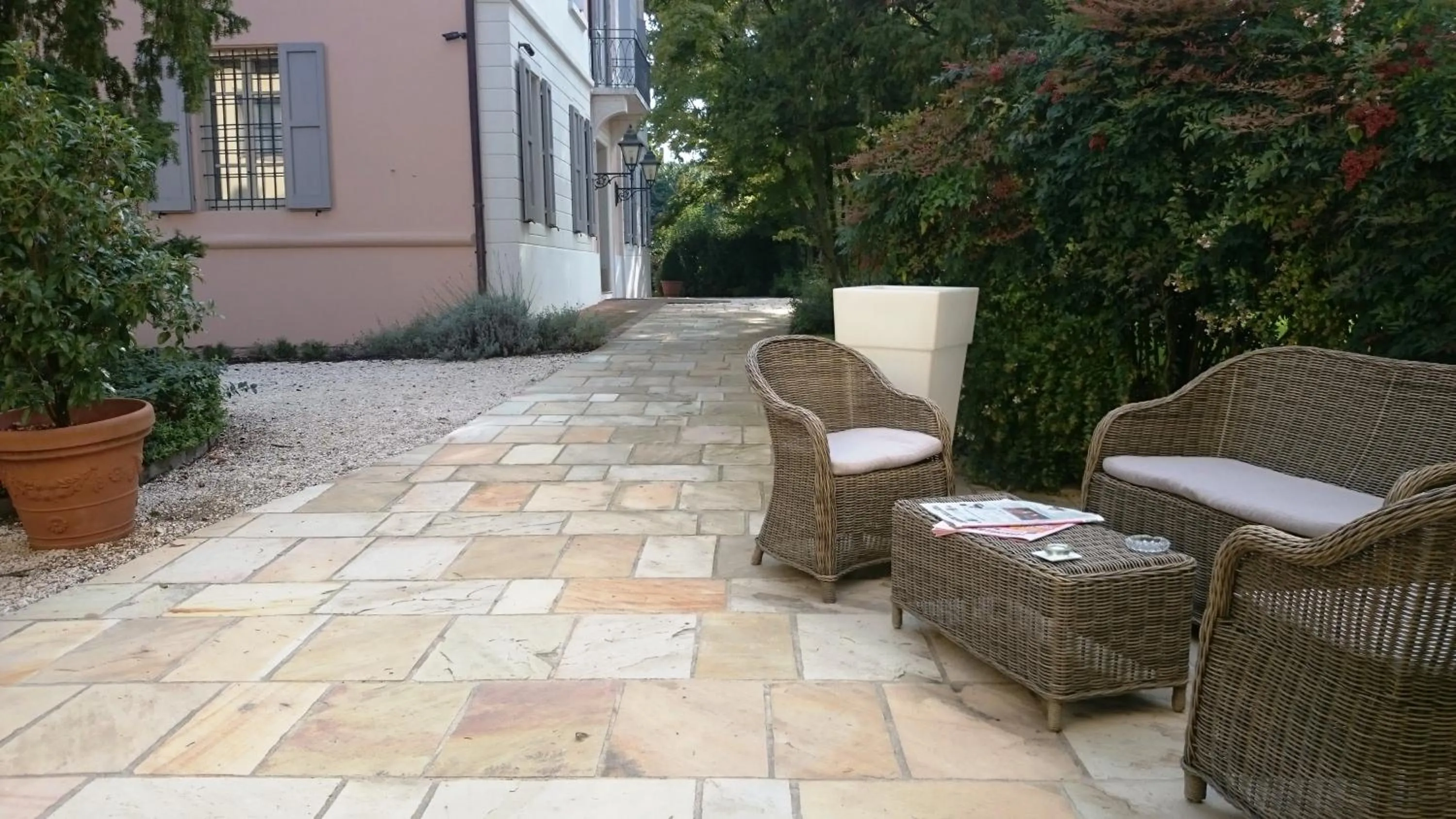 Garden in Hotel Villa Nabila