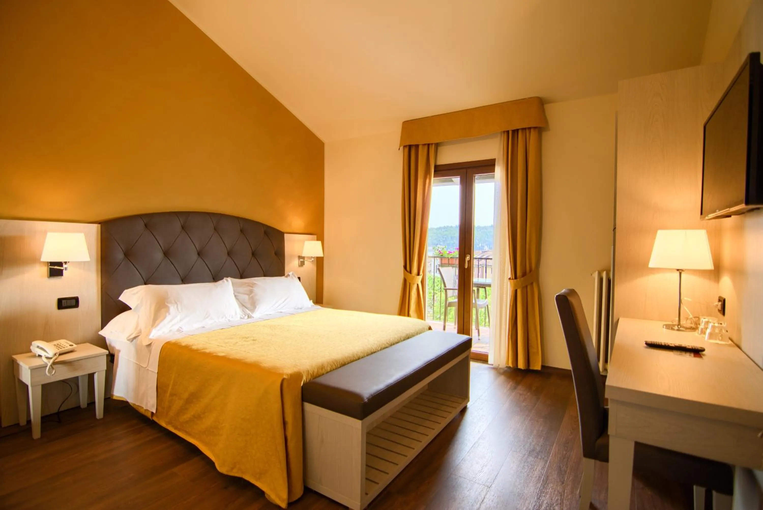 Bedroom, Bed in Hotel Eden Salò