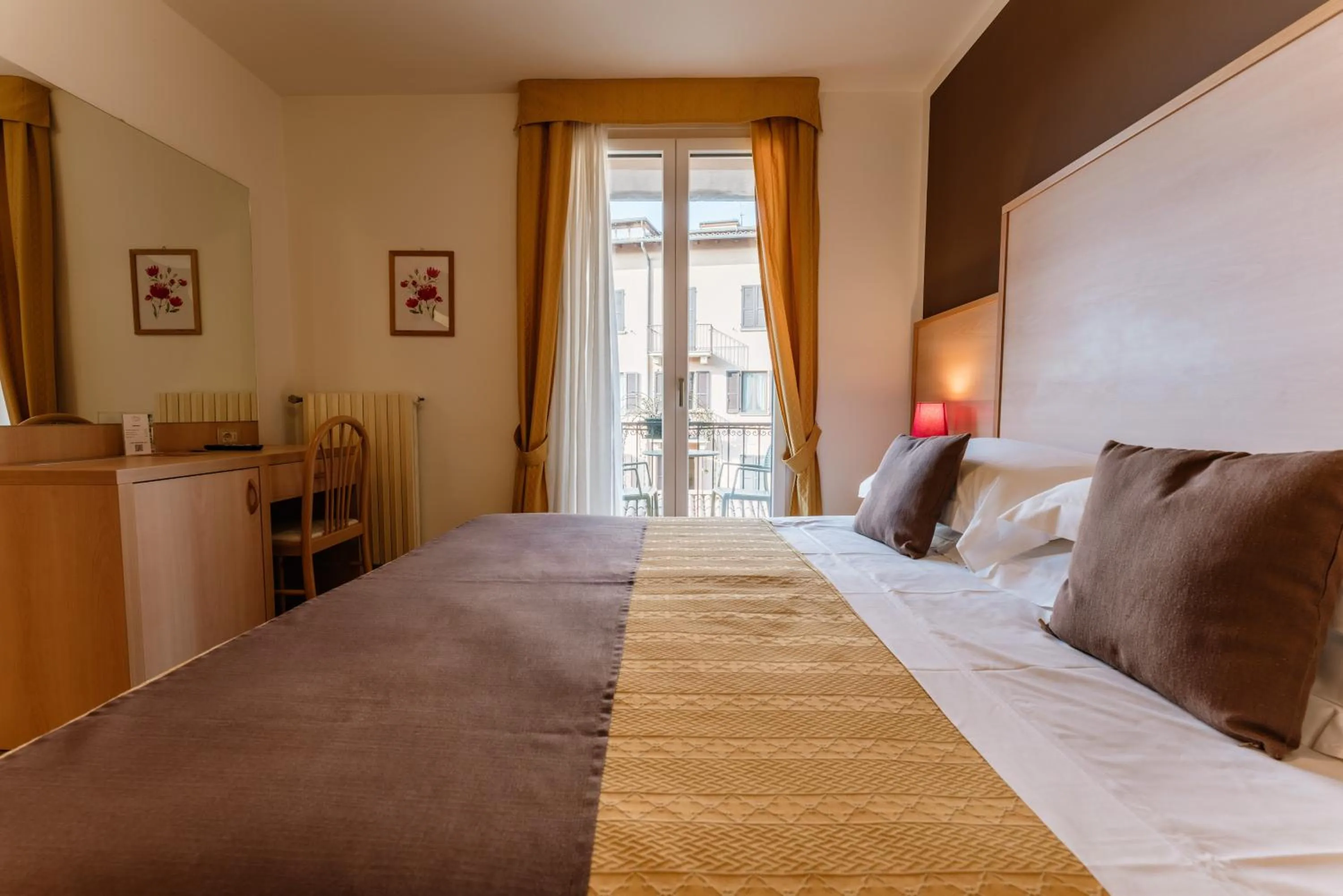 Bed in Hotel Eden Salò