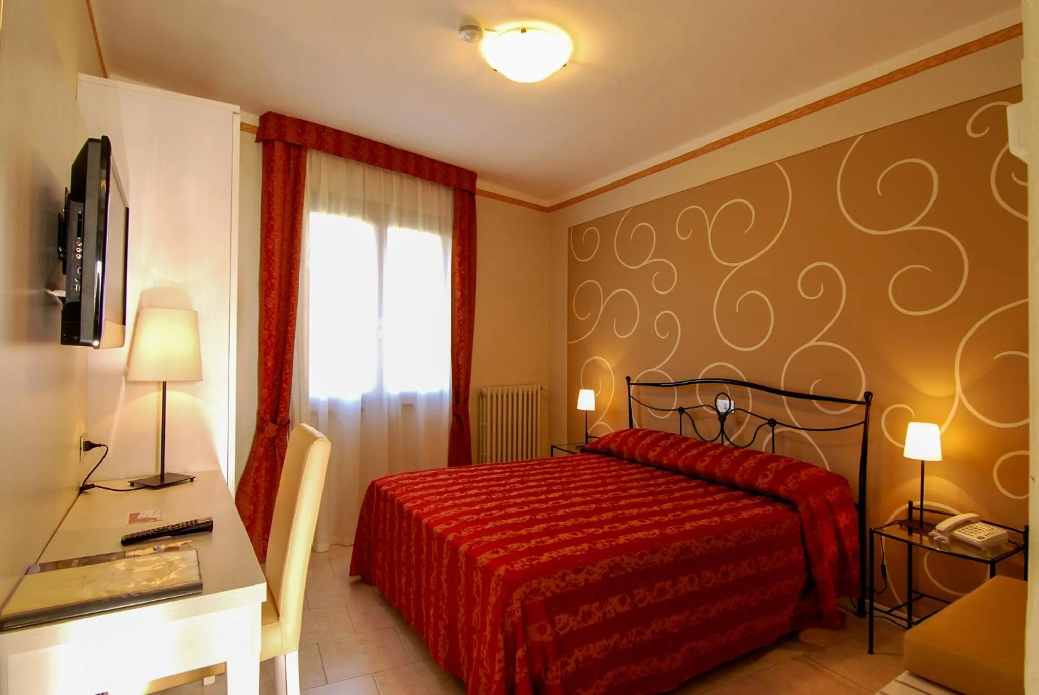 Bedroom, Bed in Hotel Eden Salò