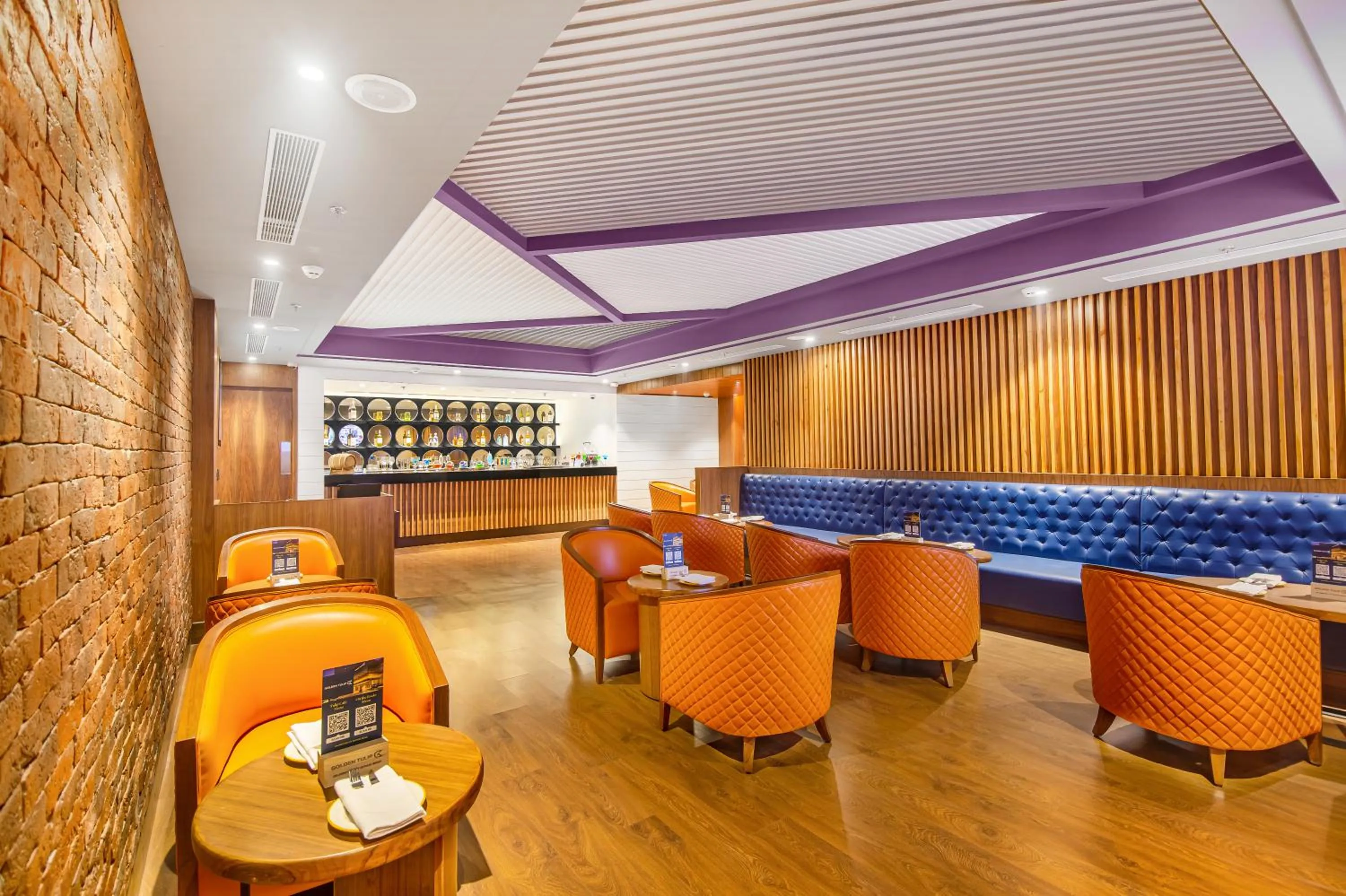 Lounge or bar in Golden Tulip Jalandhar