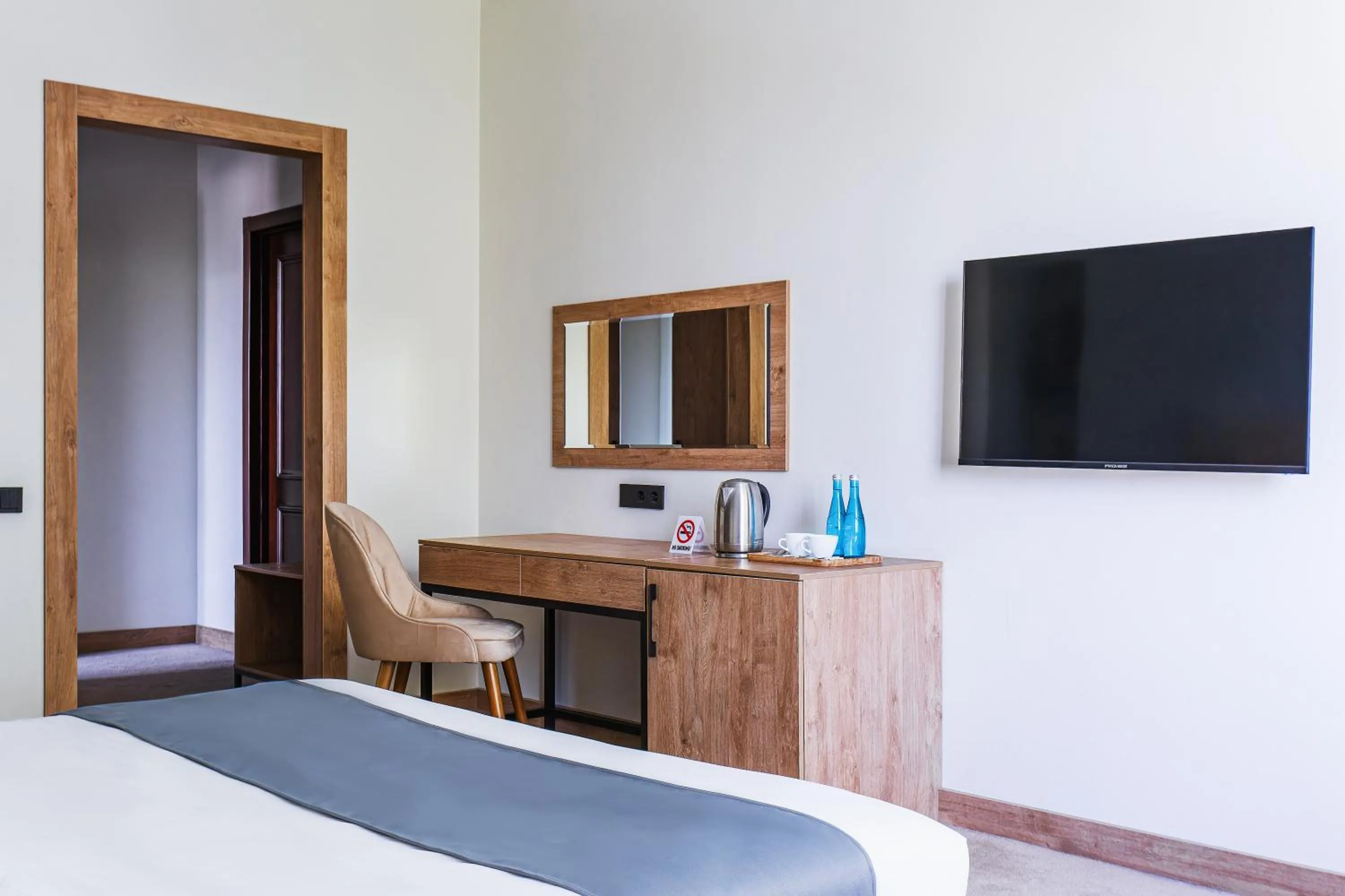 TV and multimedia, Bed in Grand Nur Hotel