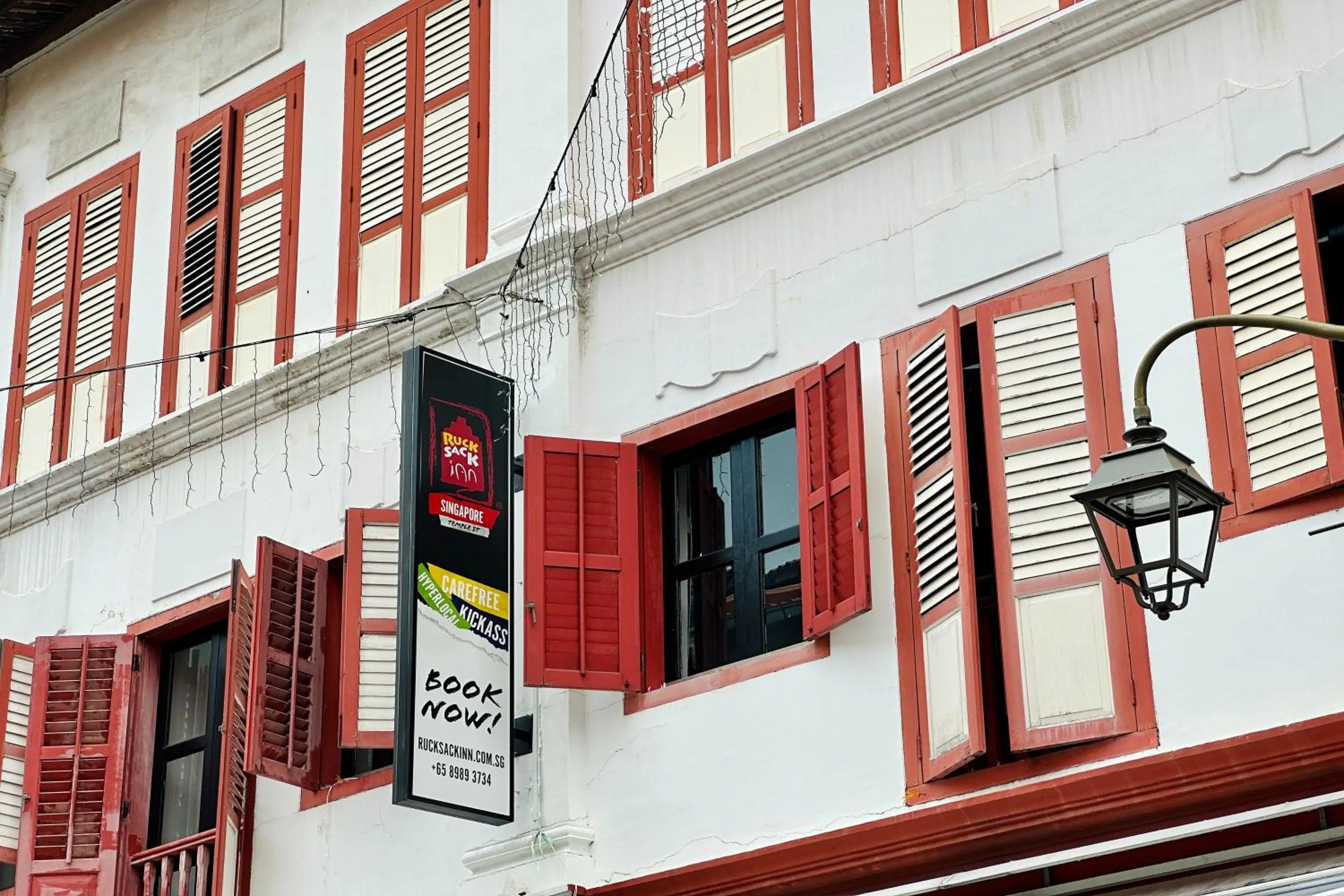 Property building in Rucksack Inn Temple Street