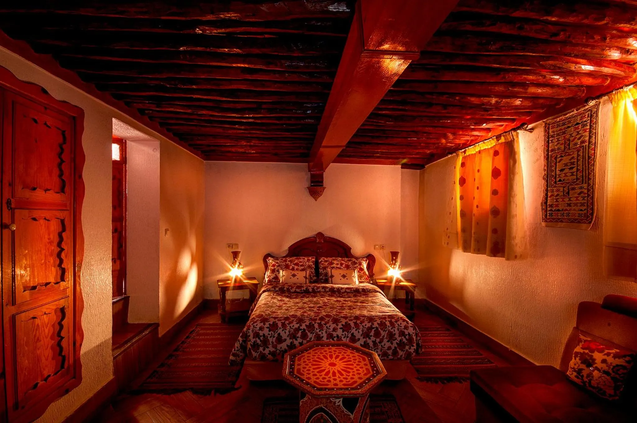 Staff, Bed in Riad Dar Jabador