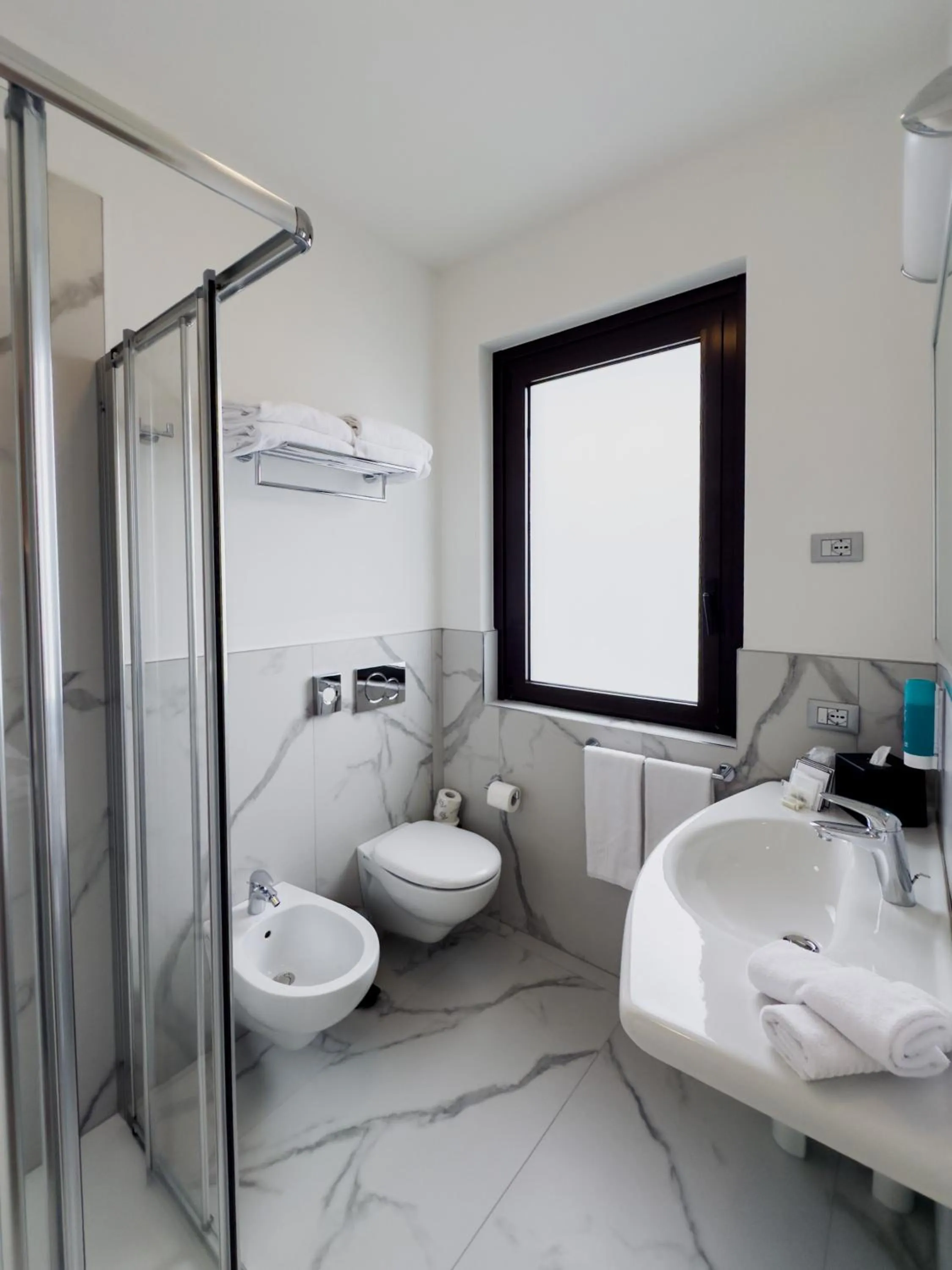 Shower in Hotel Arena