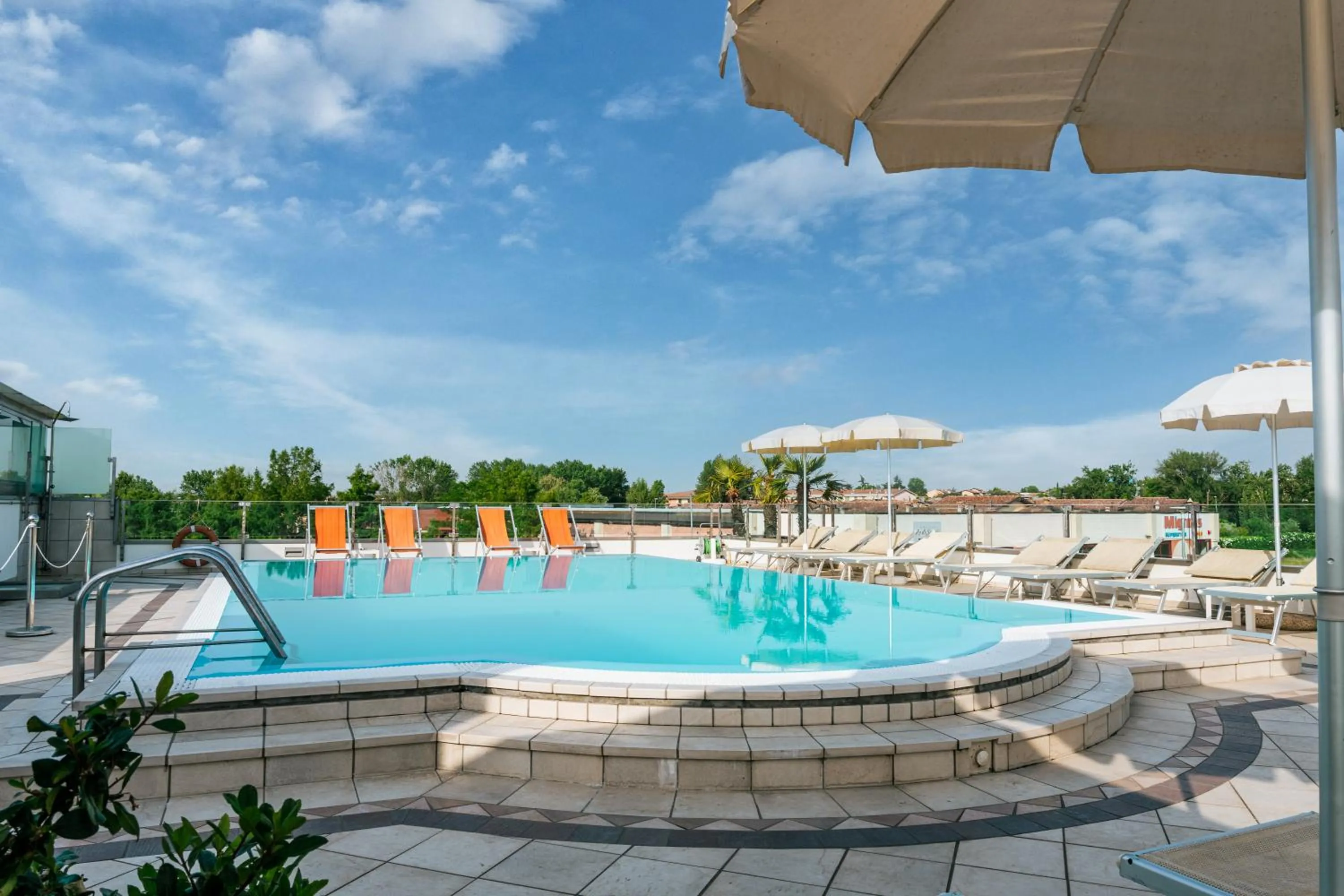 Swimming pool in Hotel Arena