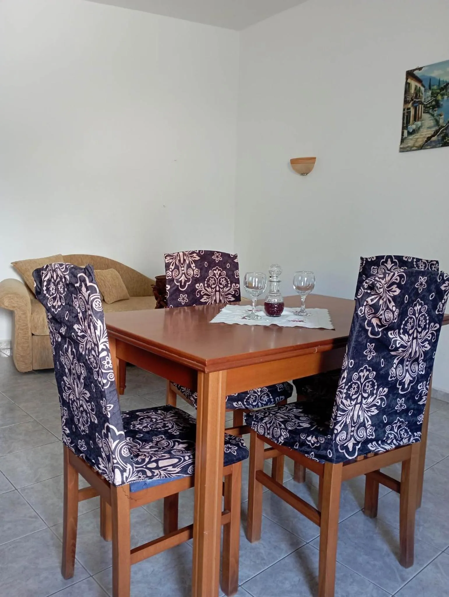 Dining area in Studio Poseidon