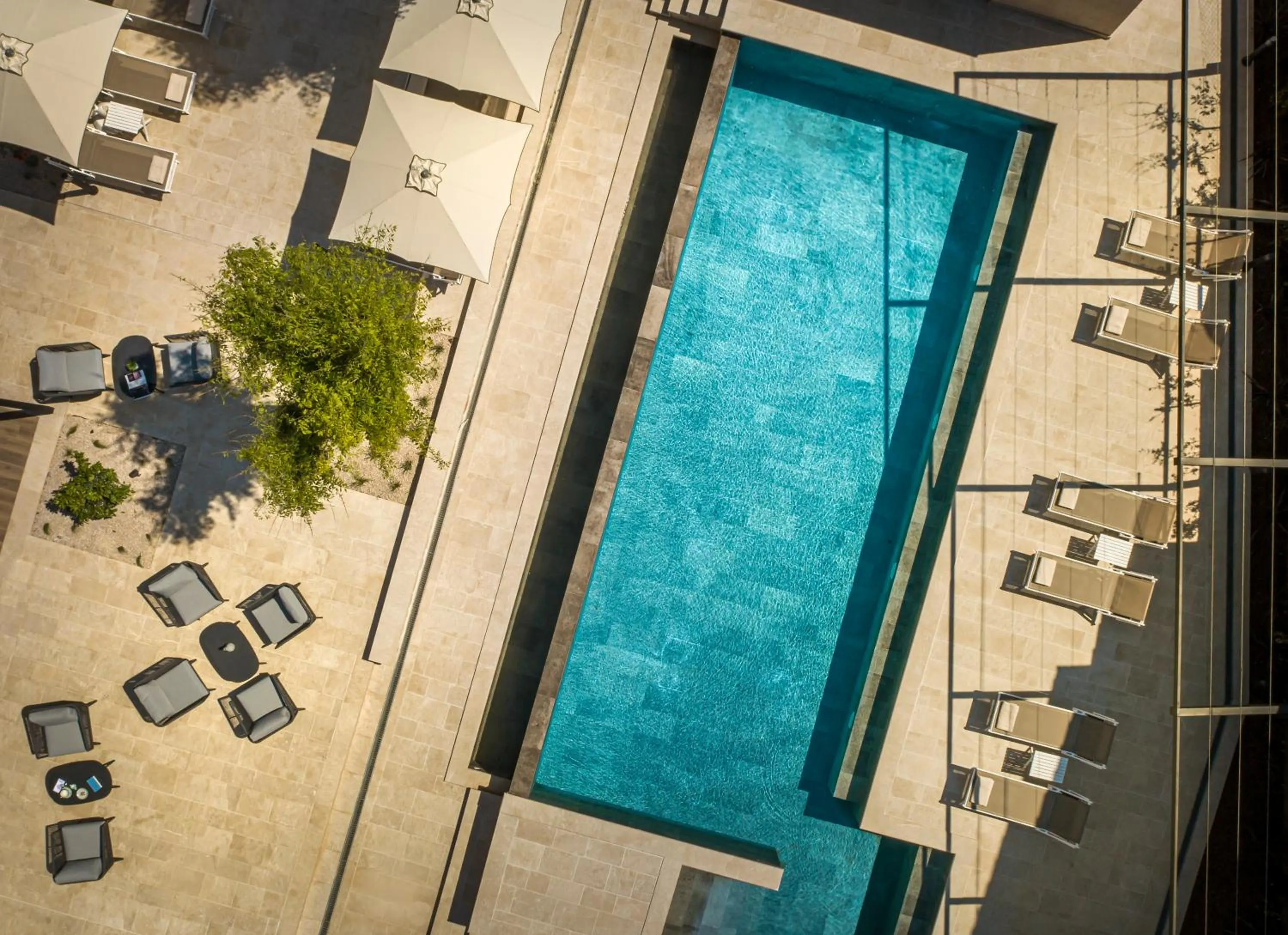 Swimming pool in DUNATOVI DVORI Heritage Hotel