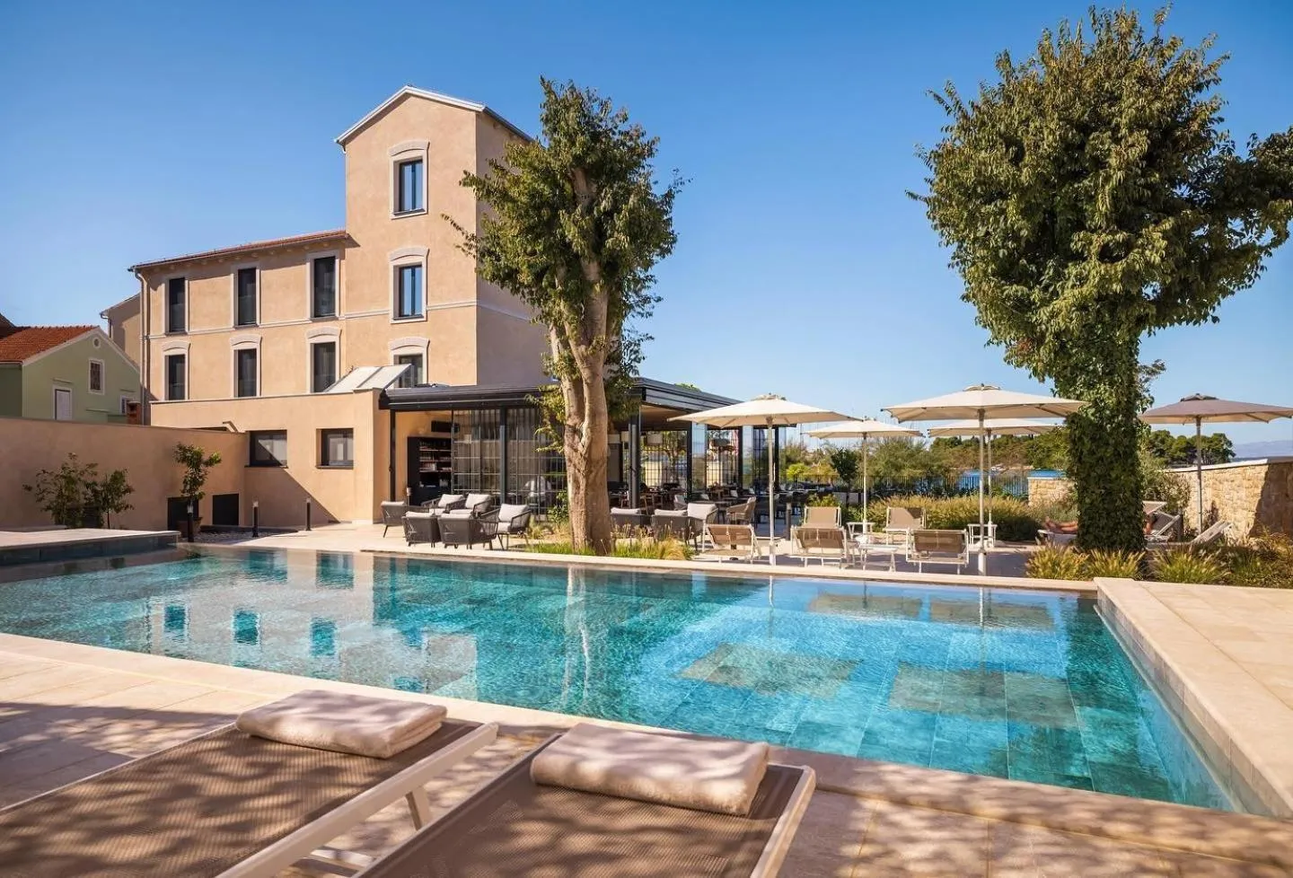 Swimming pool in DUNATOVI DVORI Heritage Hotel