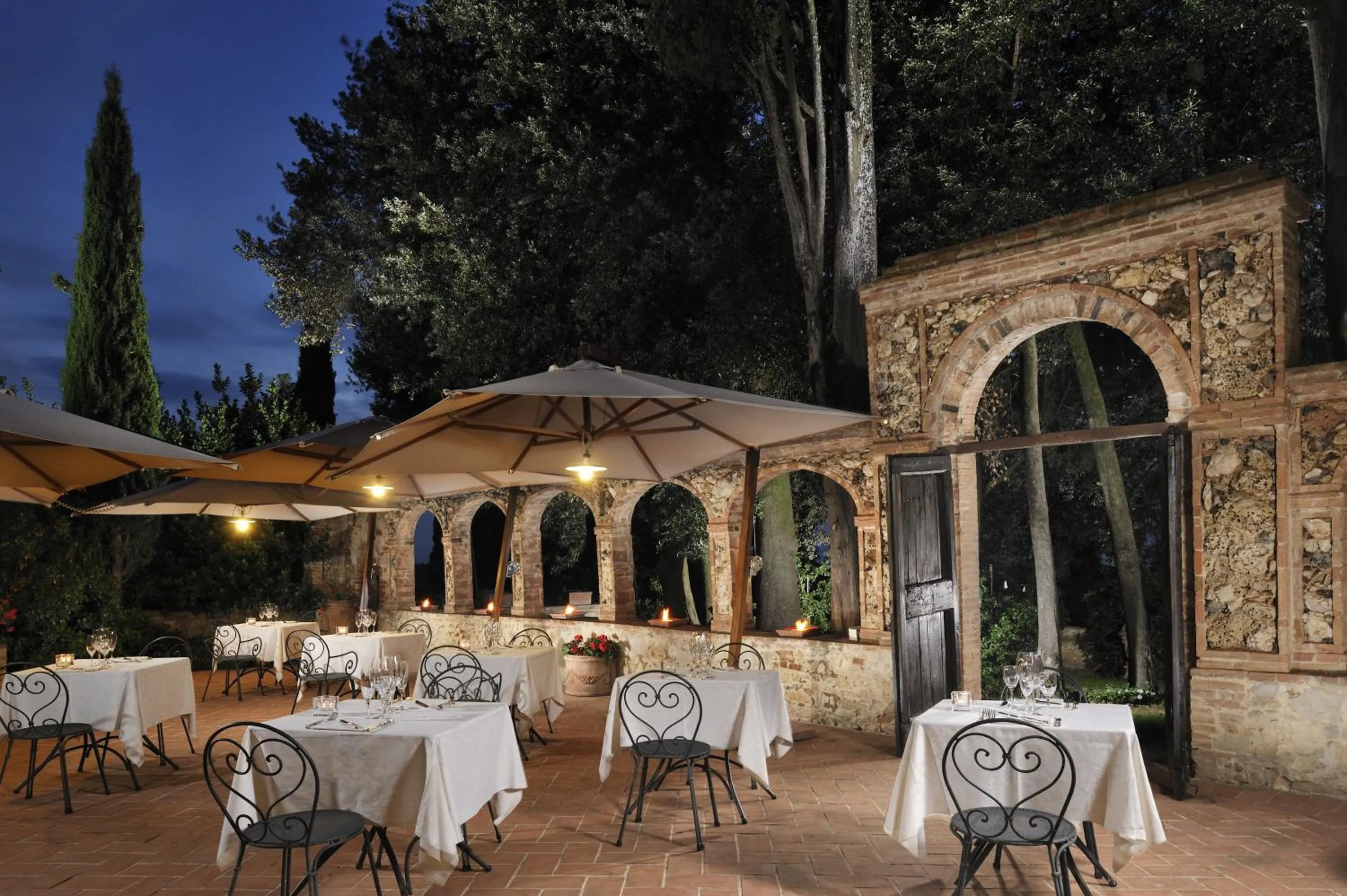 Patio in Hotel Borgo Casabianca
