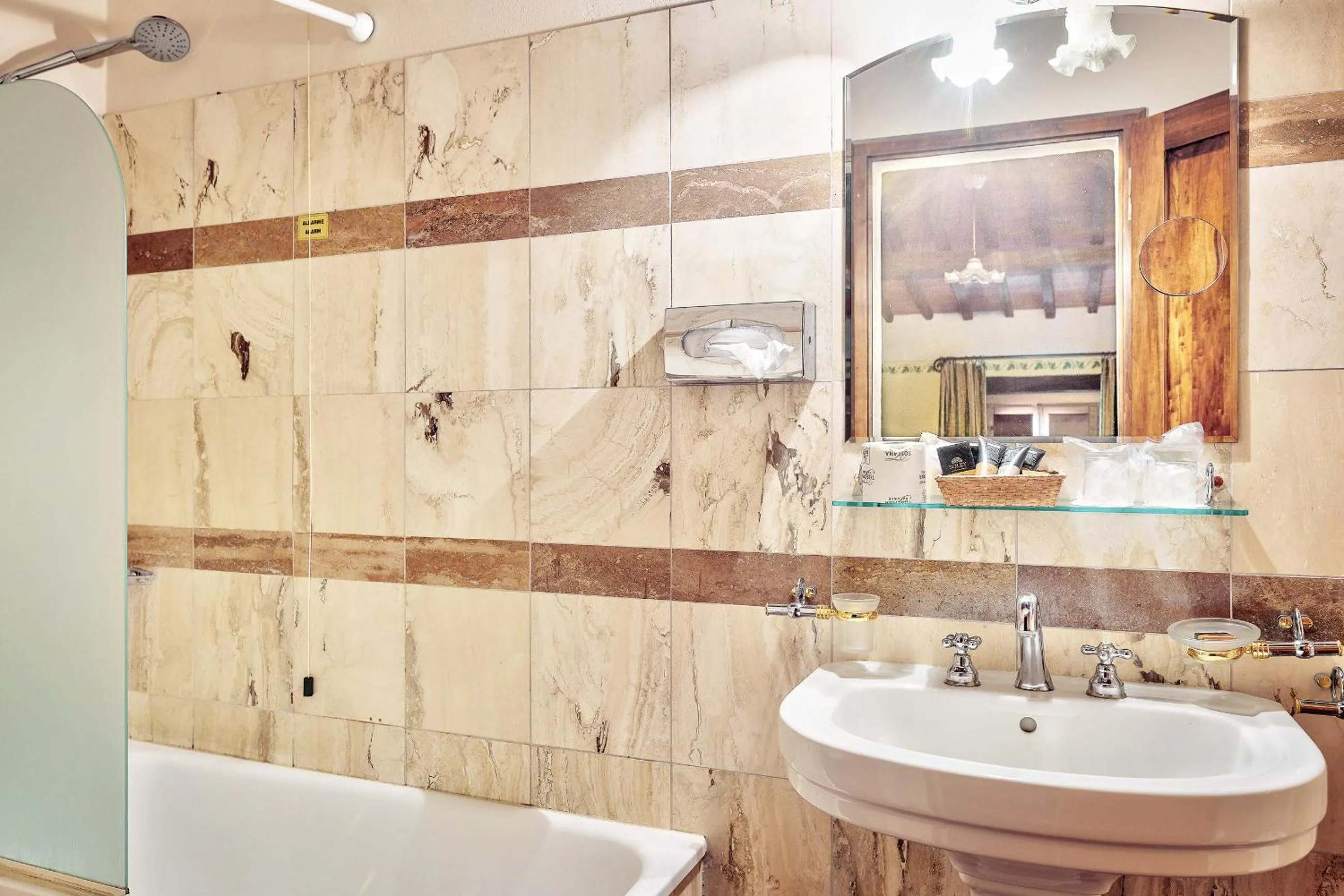 Bathroom in Hotel Borgo Casabianca