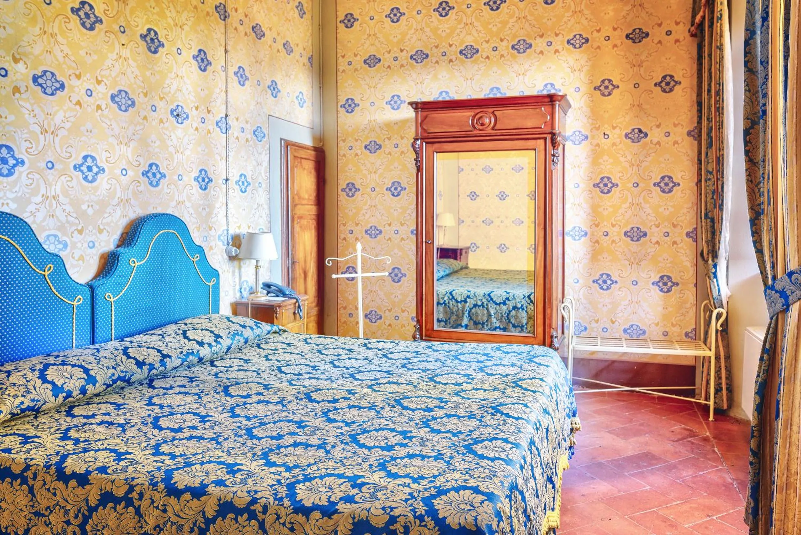 Bedroom in Hotel Borgo Casabianca