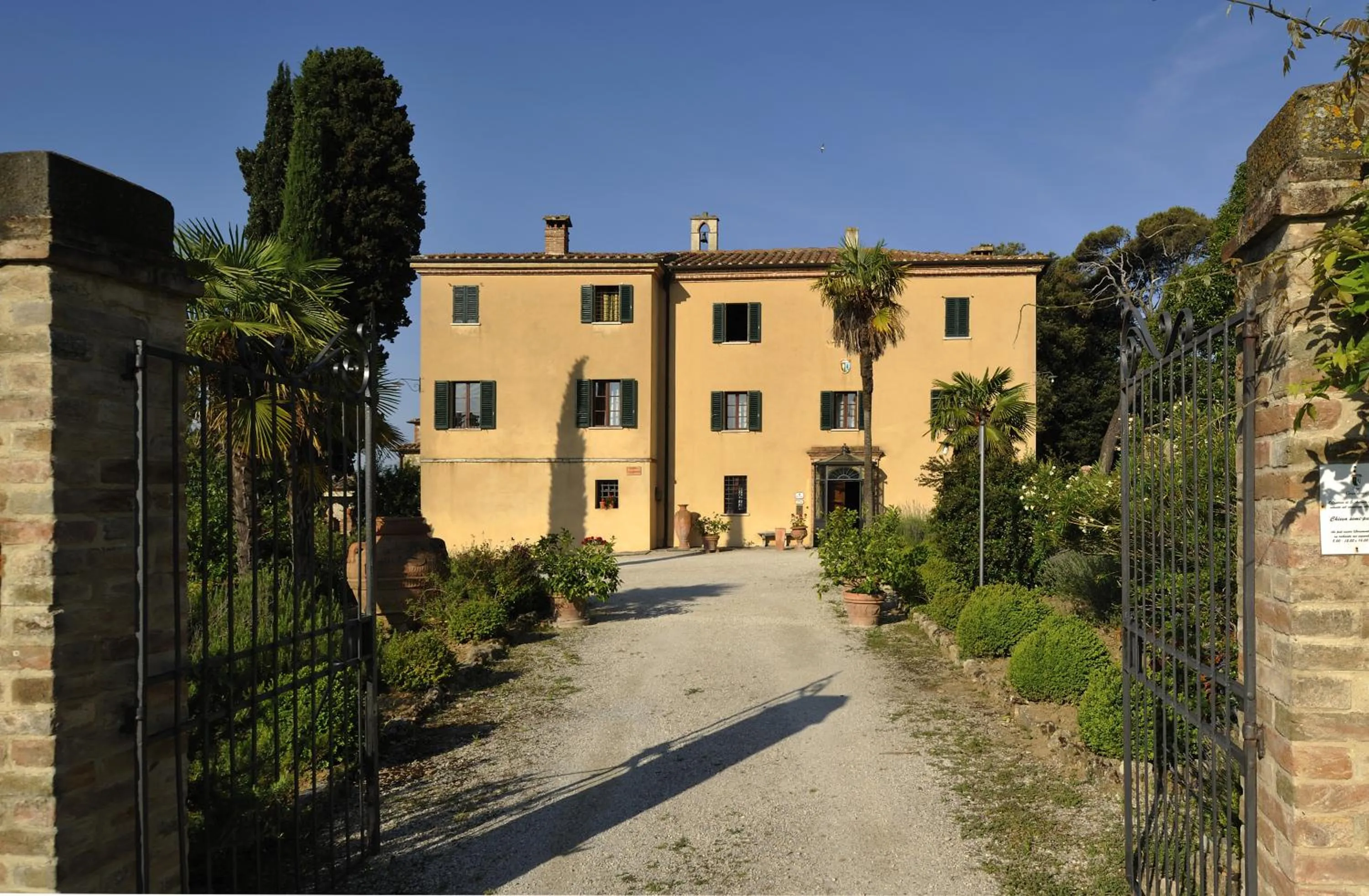 Facade/entrance in Hotel Borgo Casabianca