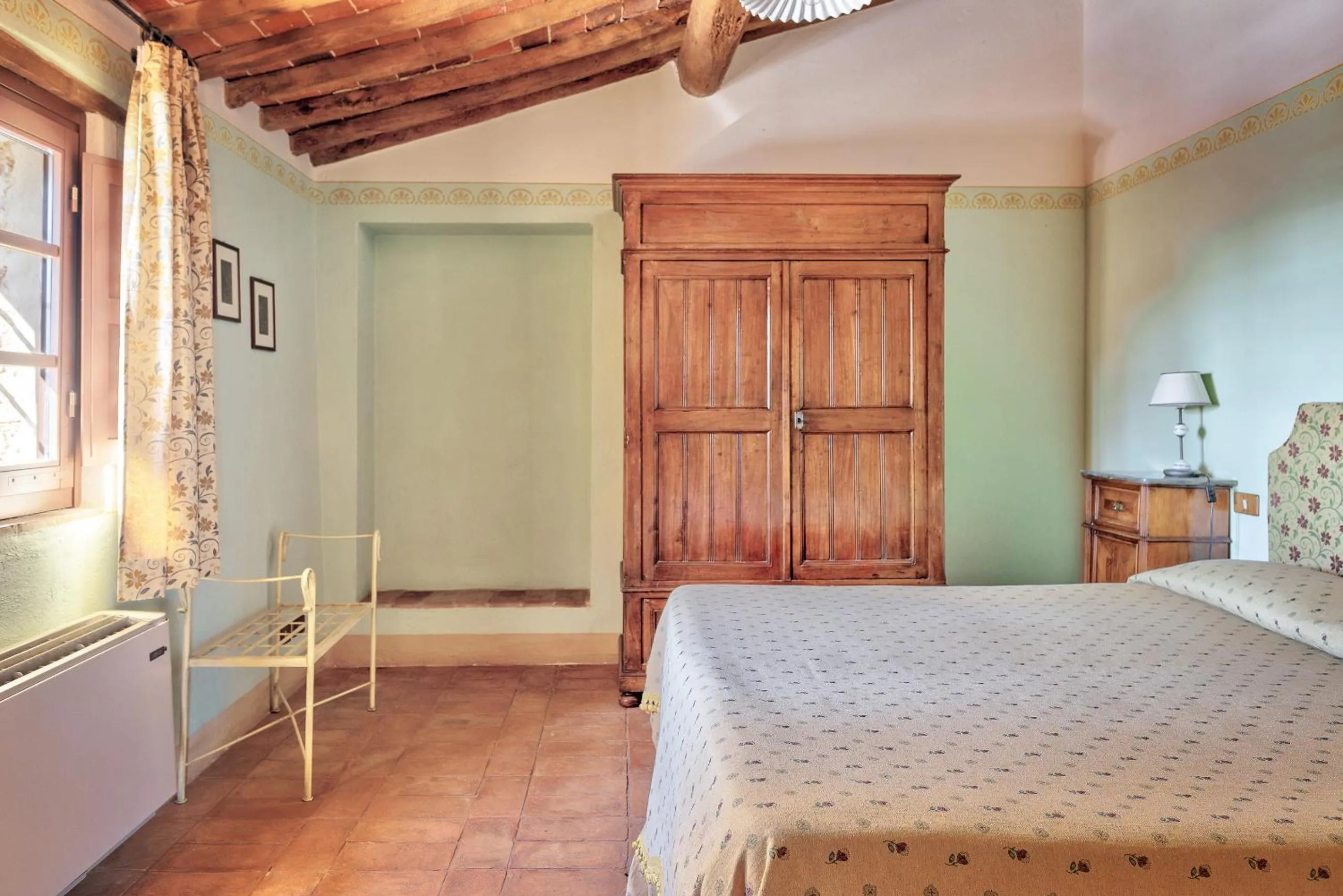 Bedroom in Hotel Borgo Casabianca