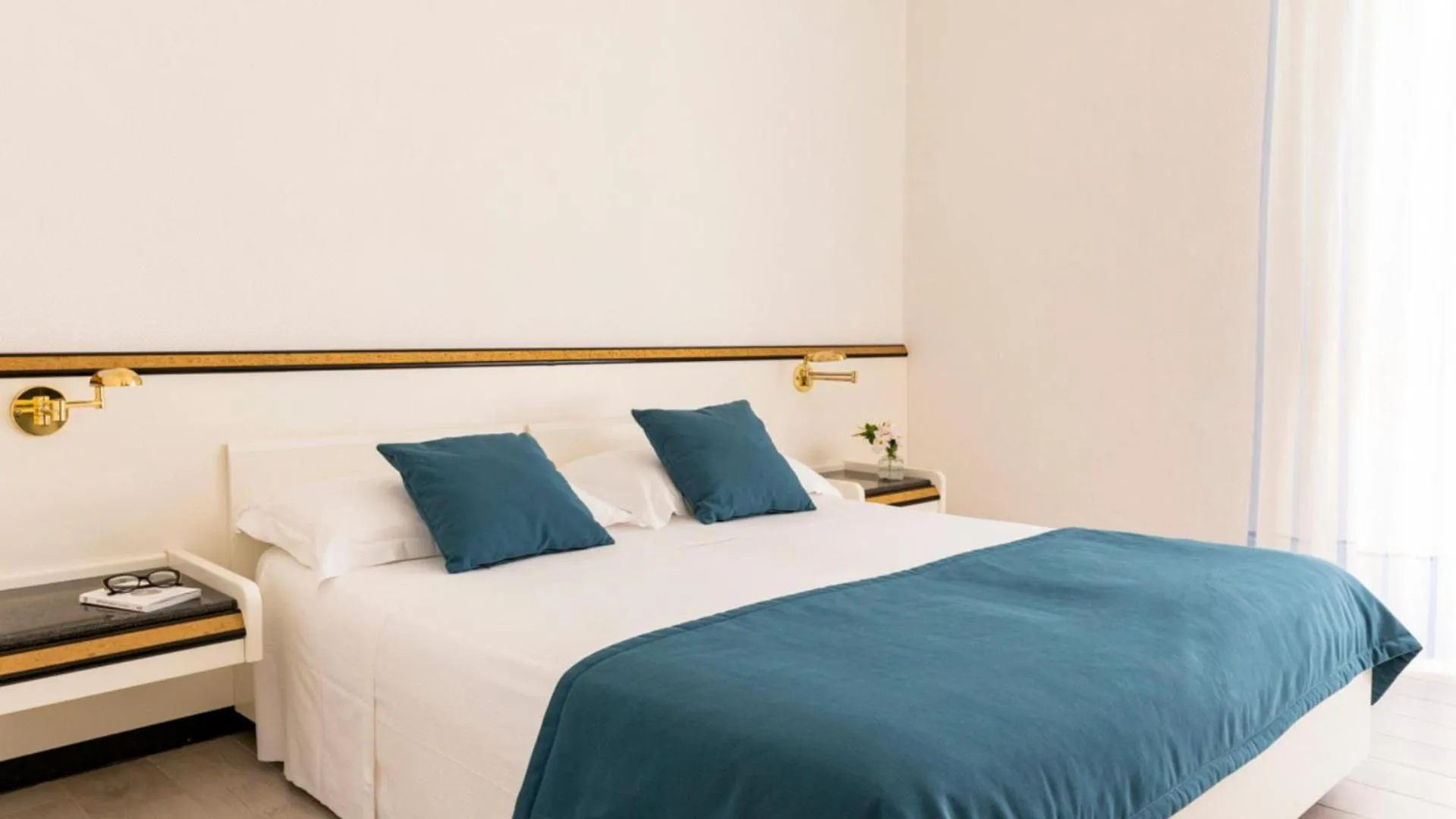 Photo of the whole room, Bed in Hotel Il Telamonio