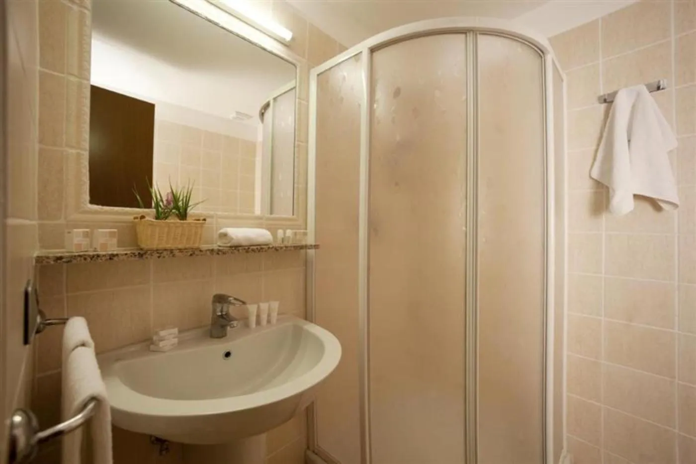 Bathroom in Hotel Il Telamonio