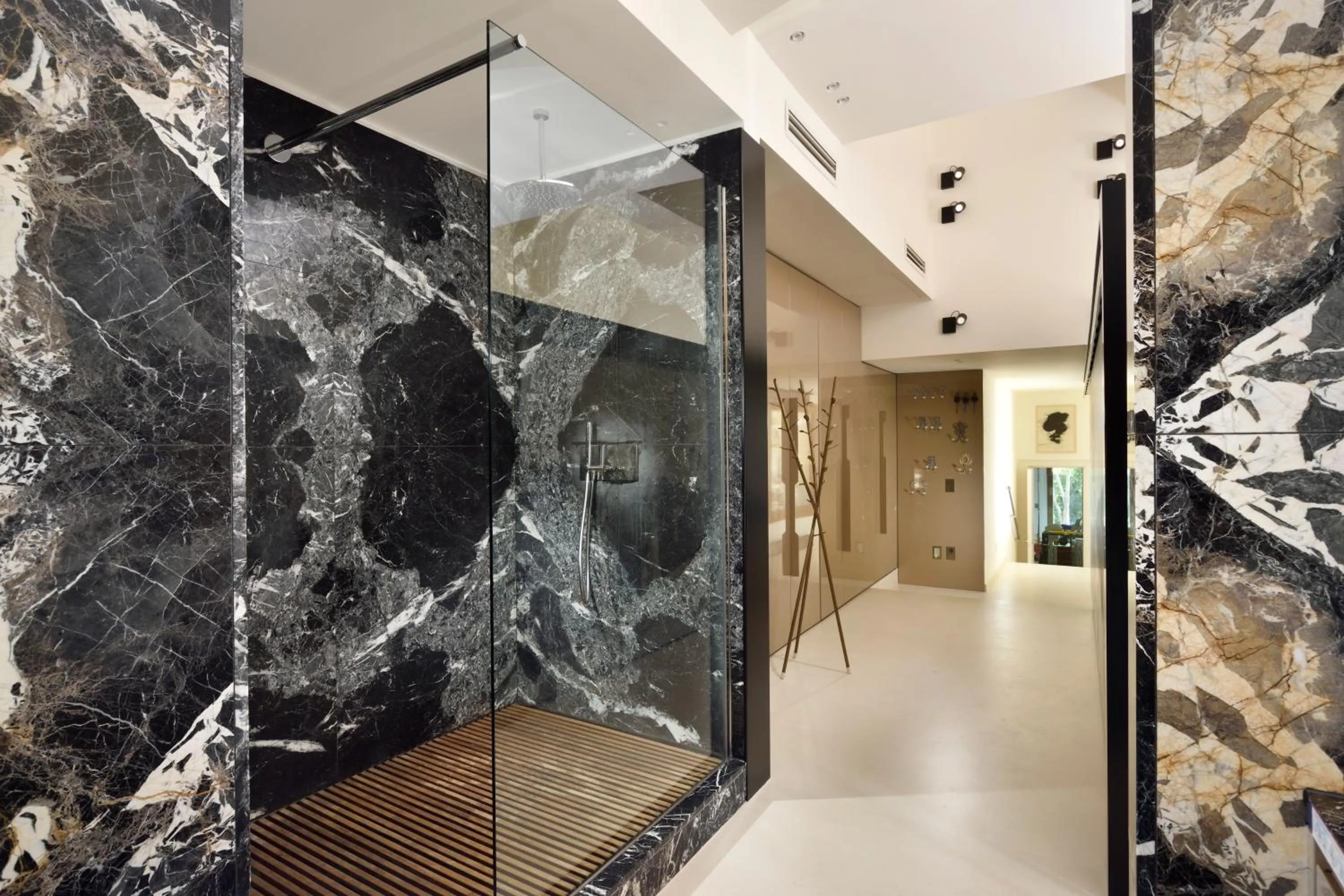 Shower in Magic Forte