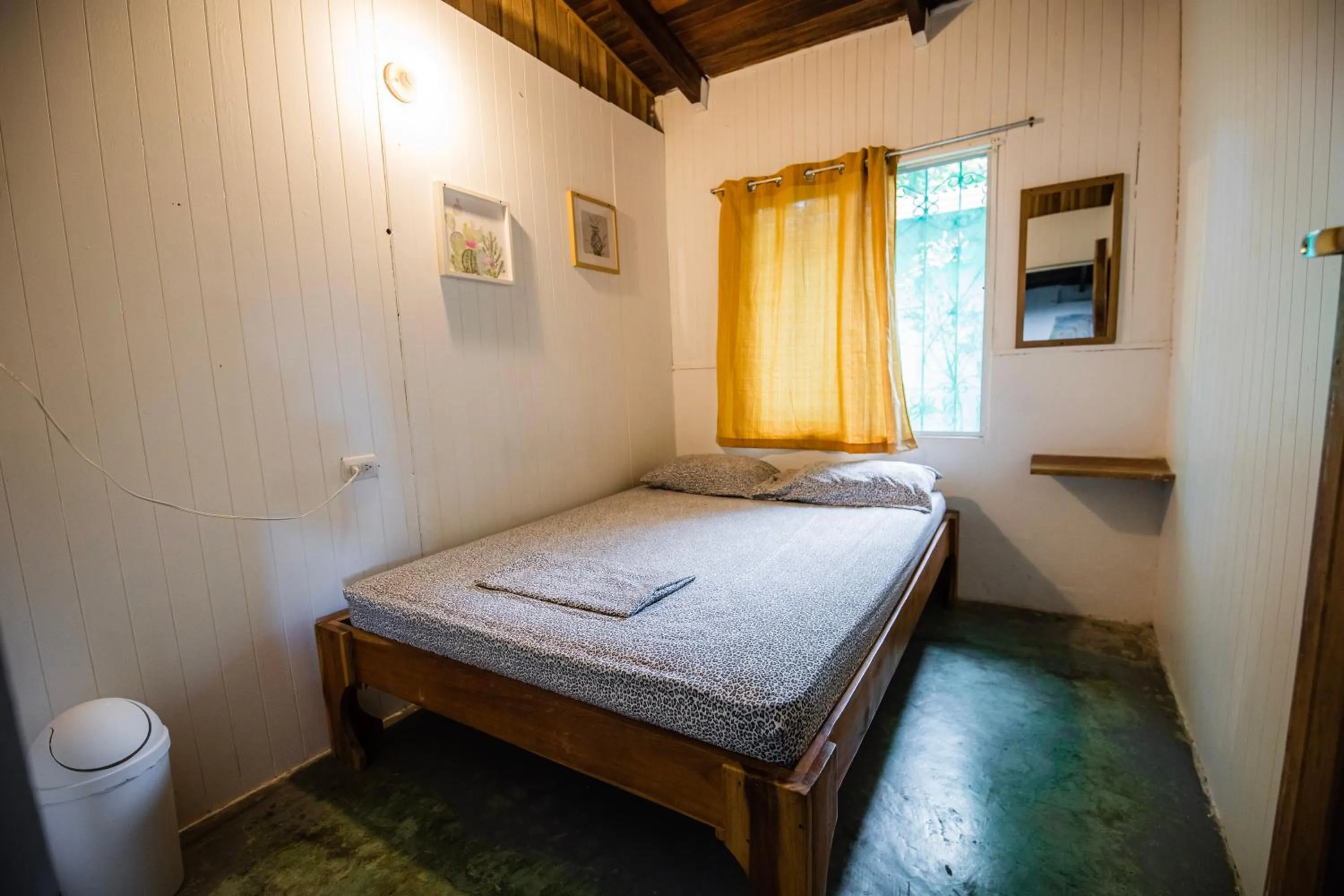 Budget Double Room with Shared Bathroom in Pura Vida Mini Hostel Santa Teresa