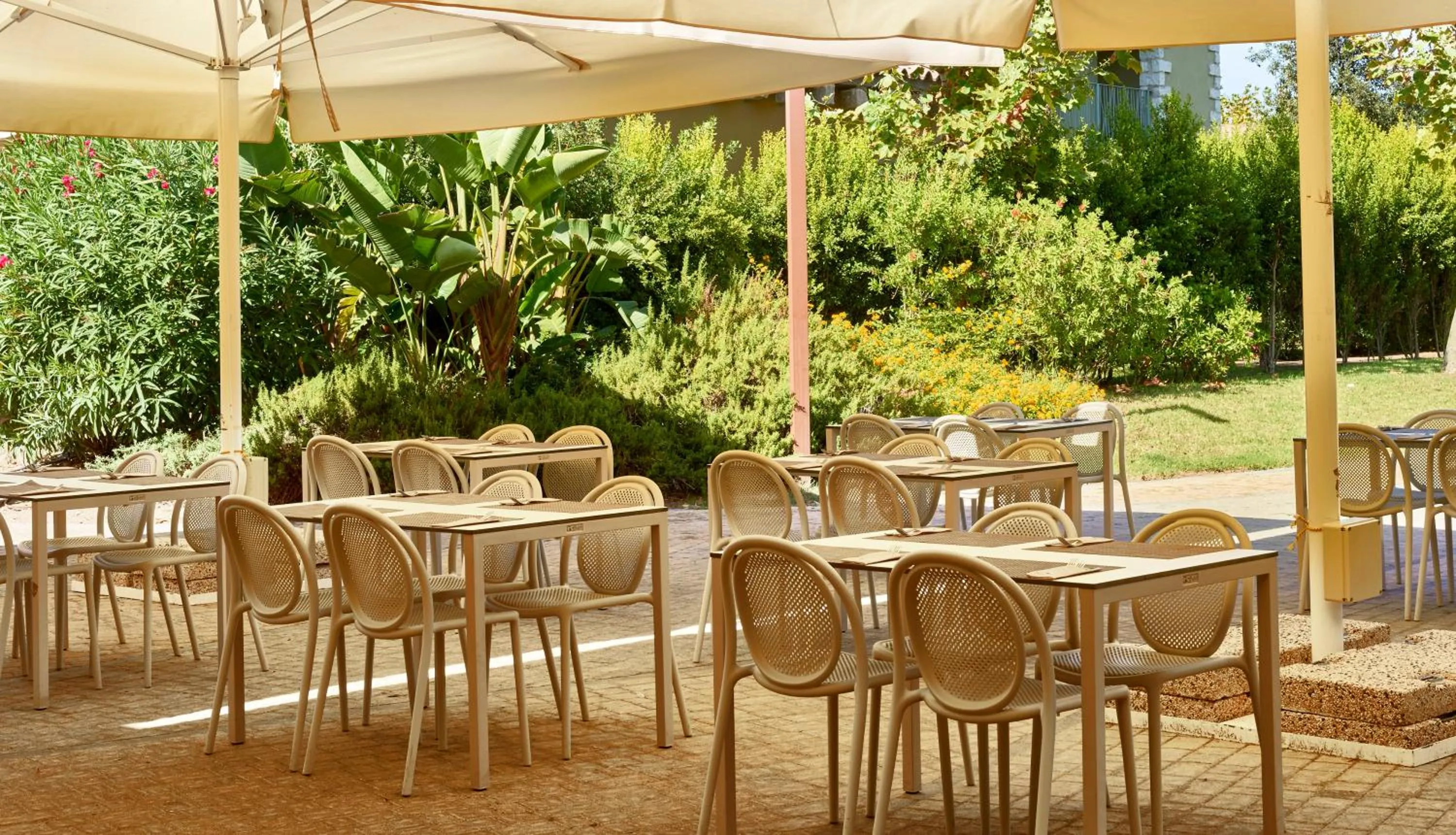 Restaurant/places to eat in Is Serenas Badesi Resort