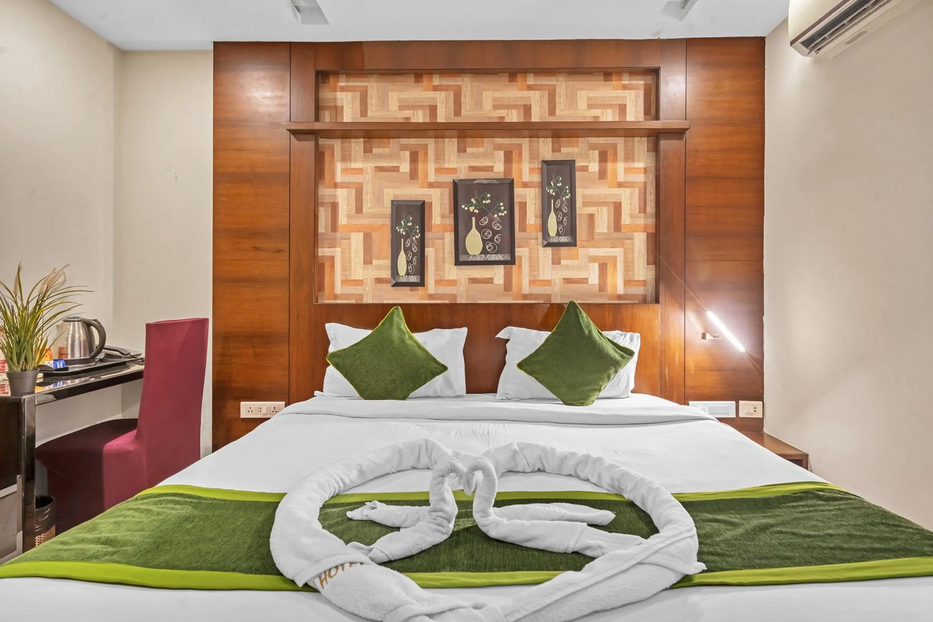 Bedroom, Bed in Hotel SM Deccan Park Airport Zone Shamshabad Hyderabad
