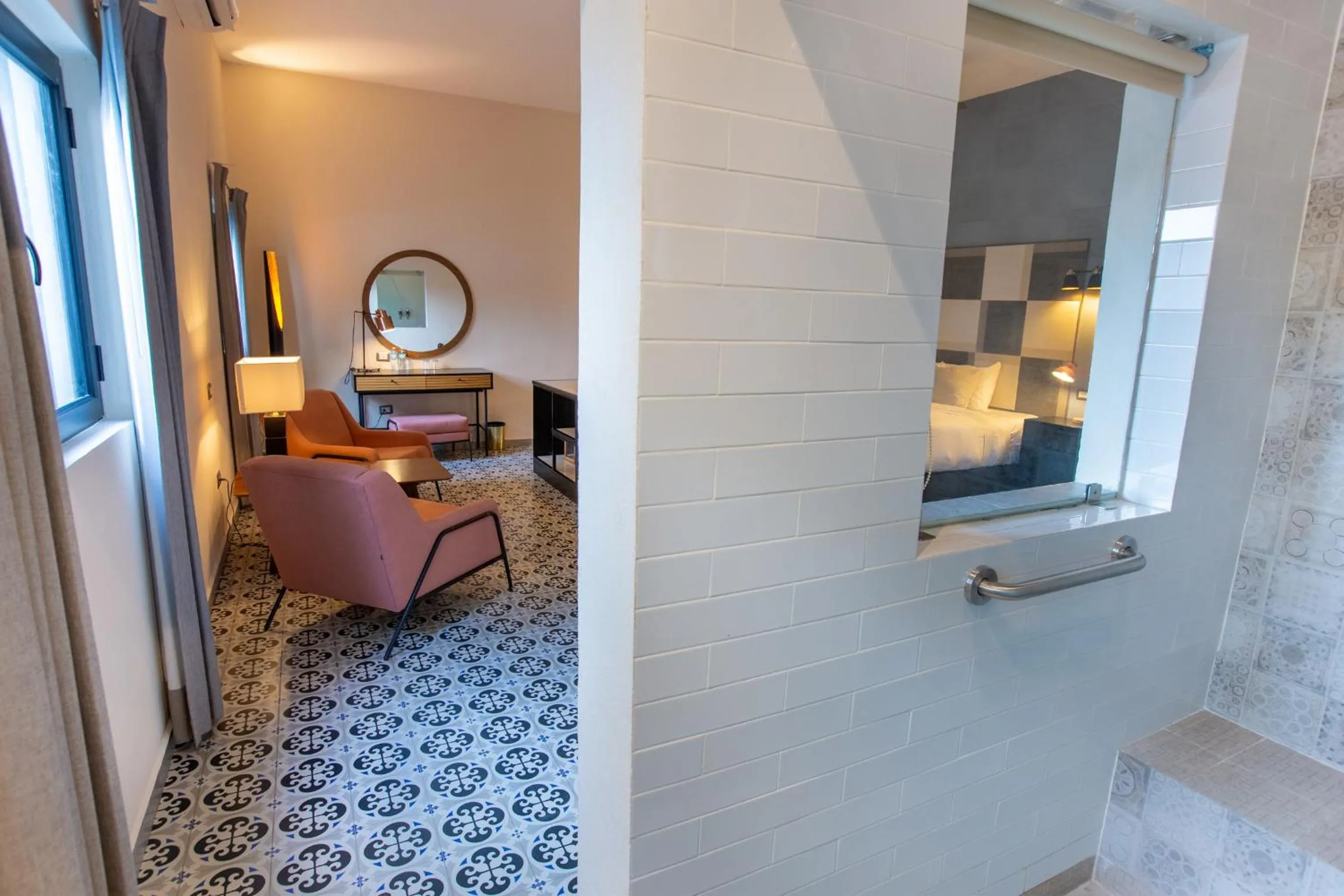 Shower in ACQUA IN BOCCA