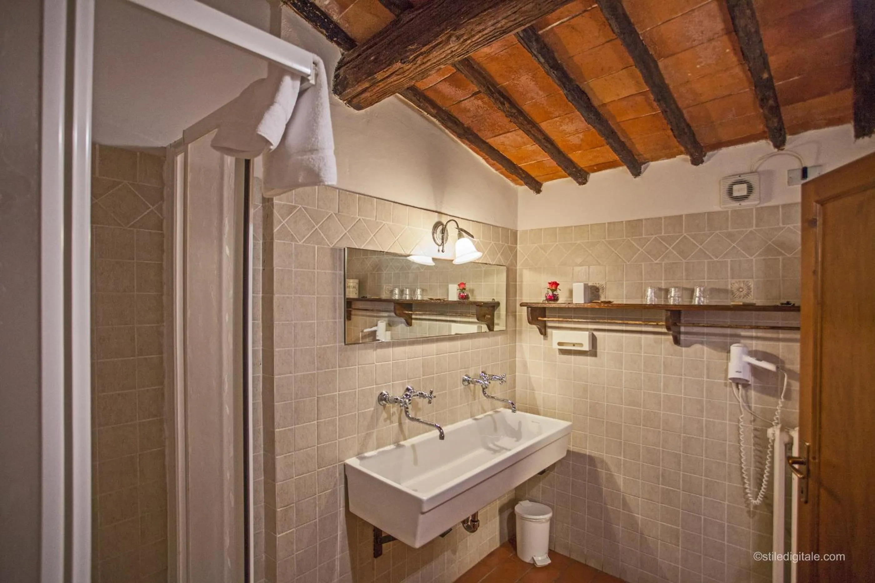 Shower in Tenuta Il Burchio