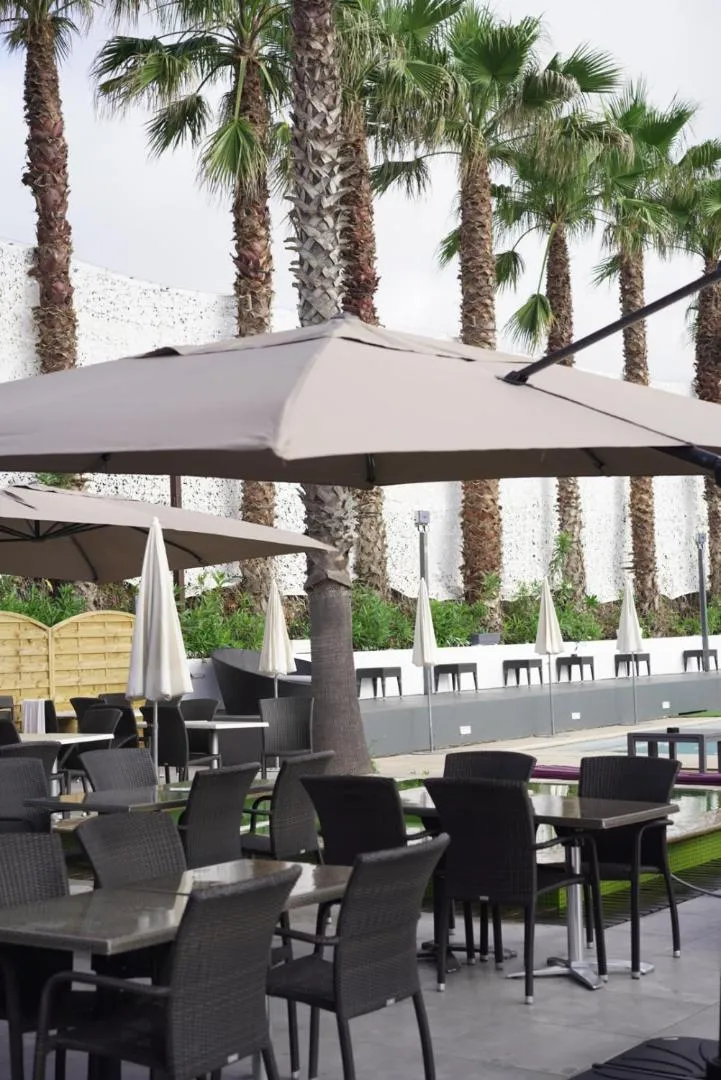 Restaurant/places to eat in Le Jardin de Babylone Résidence Festive & Naturiste "réservé aux couples uniquement"