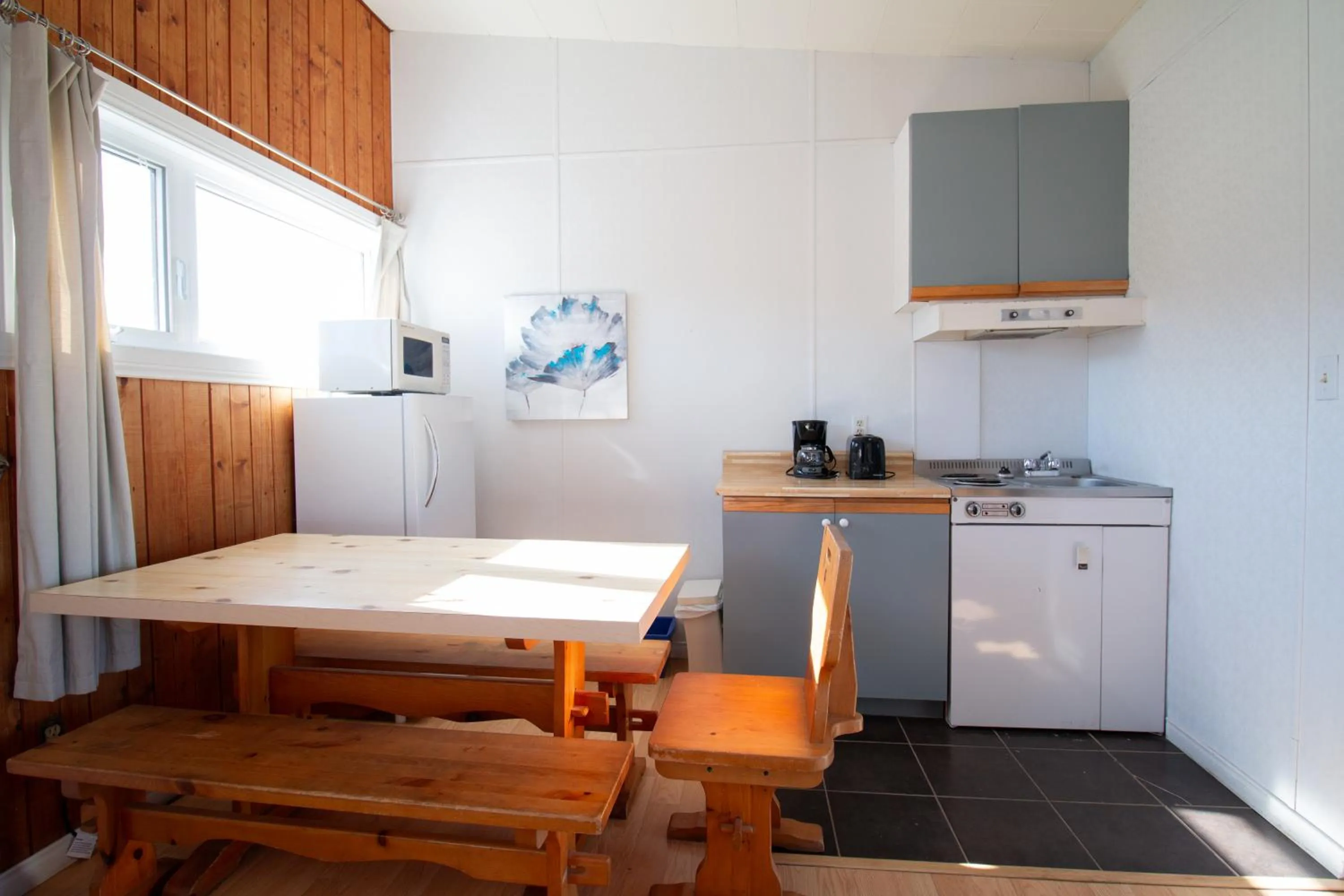 Kitchen or kitchenette in Motel de la mer