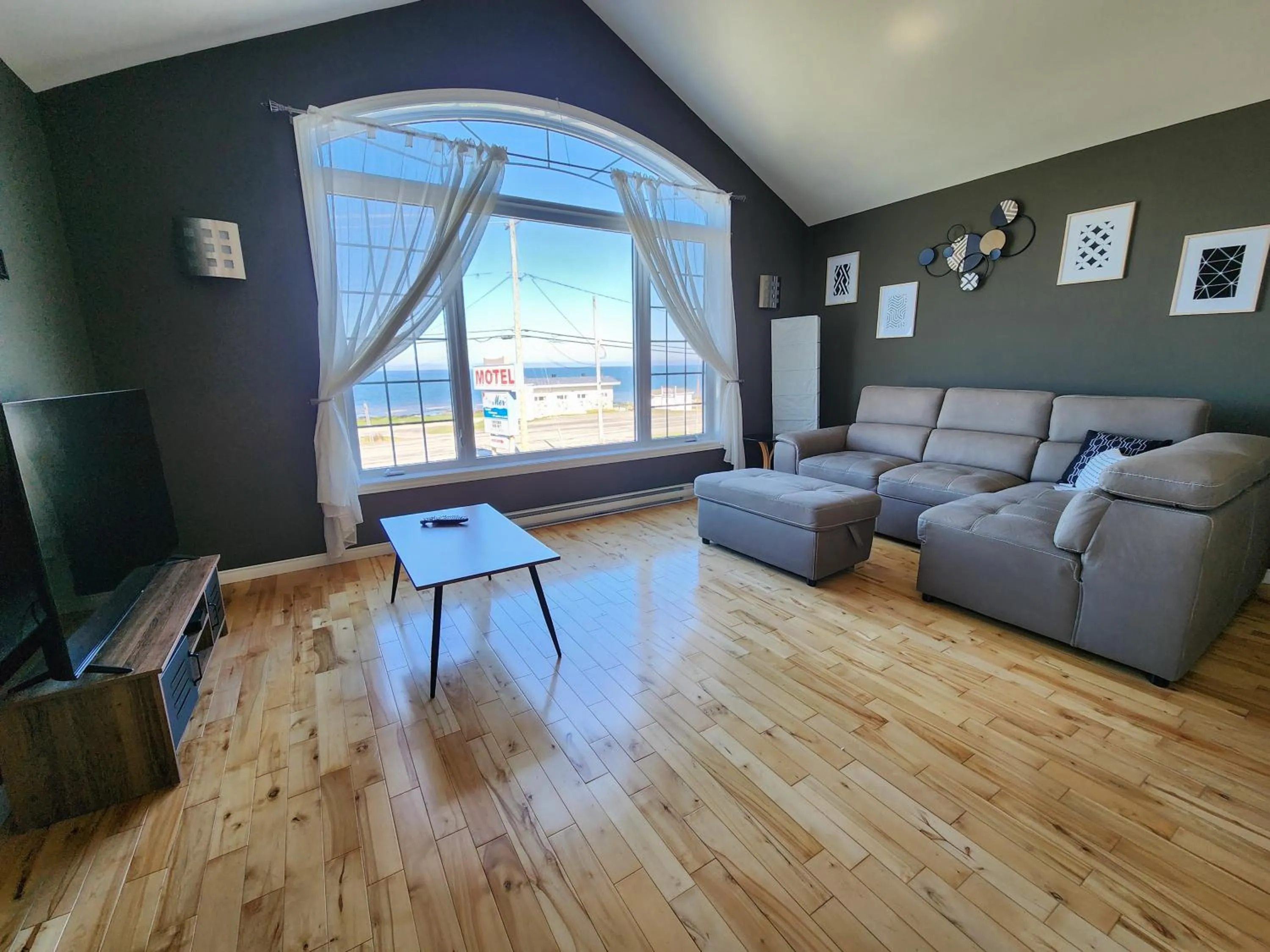 TV and multimedia in Motel de la mer