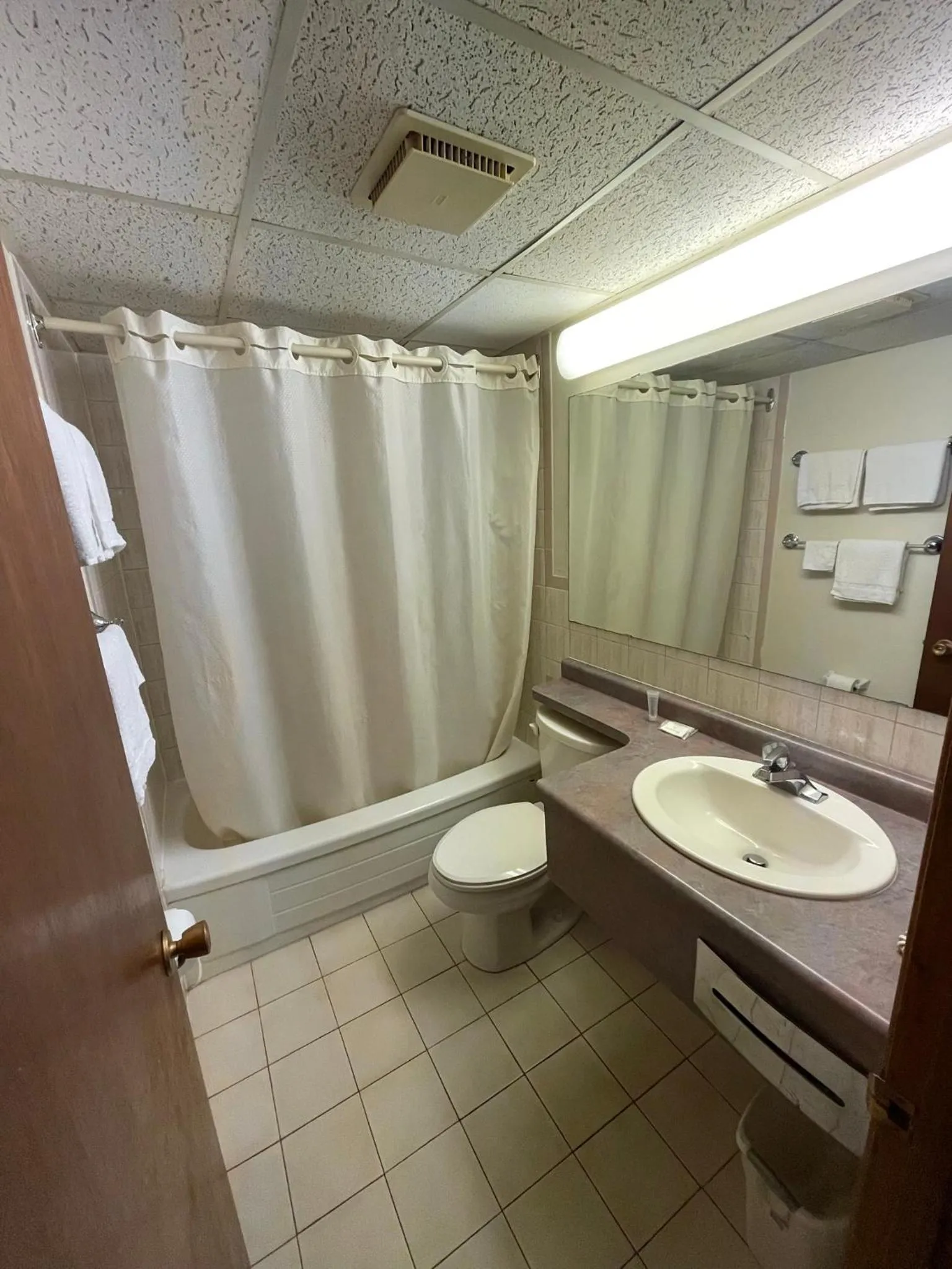 Heritage Inn & Suites