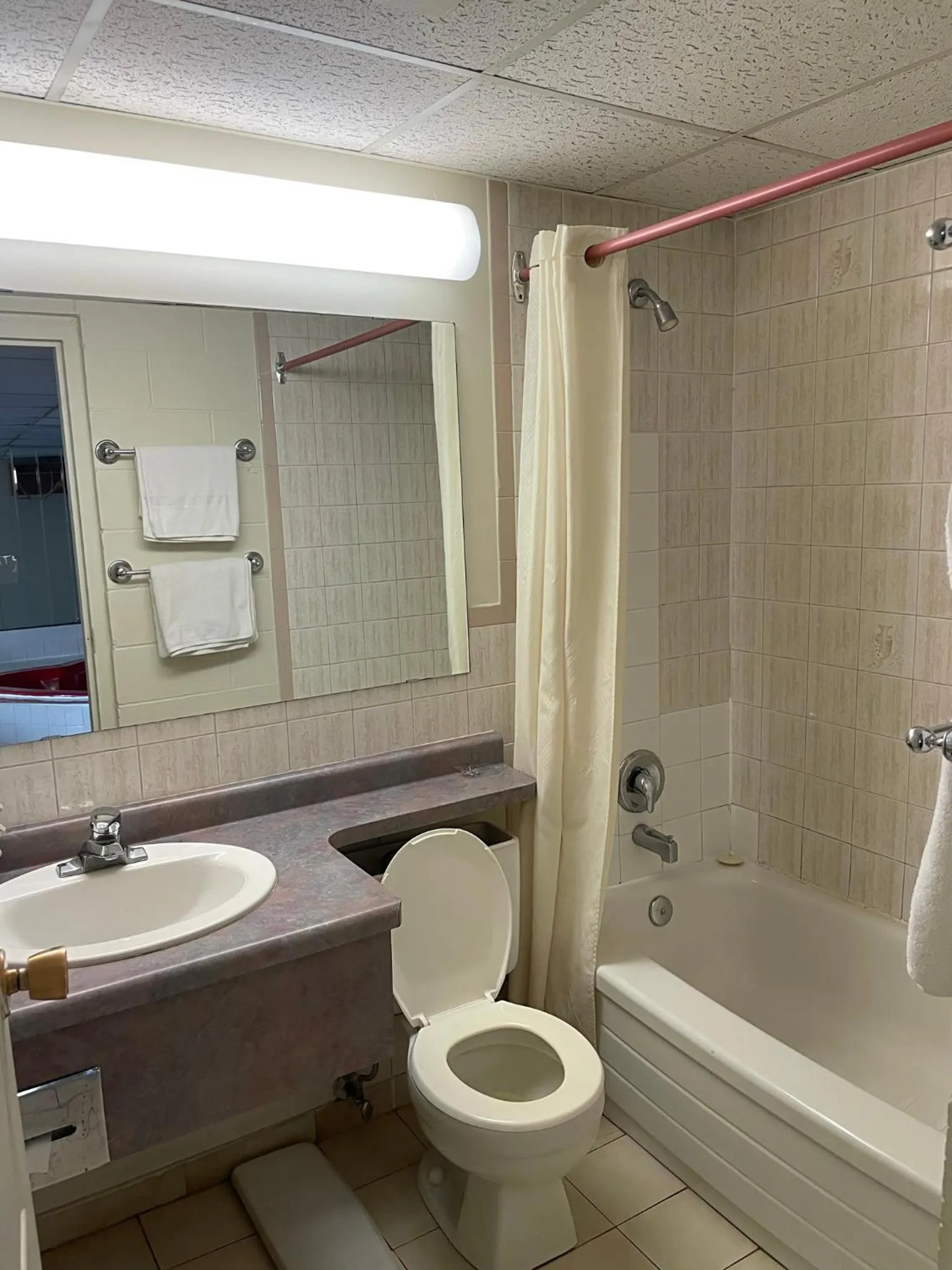 Heritage Inn & Suites