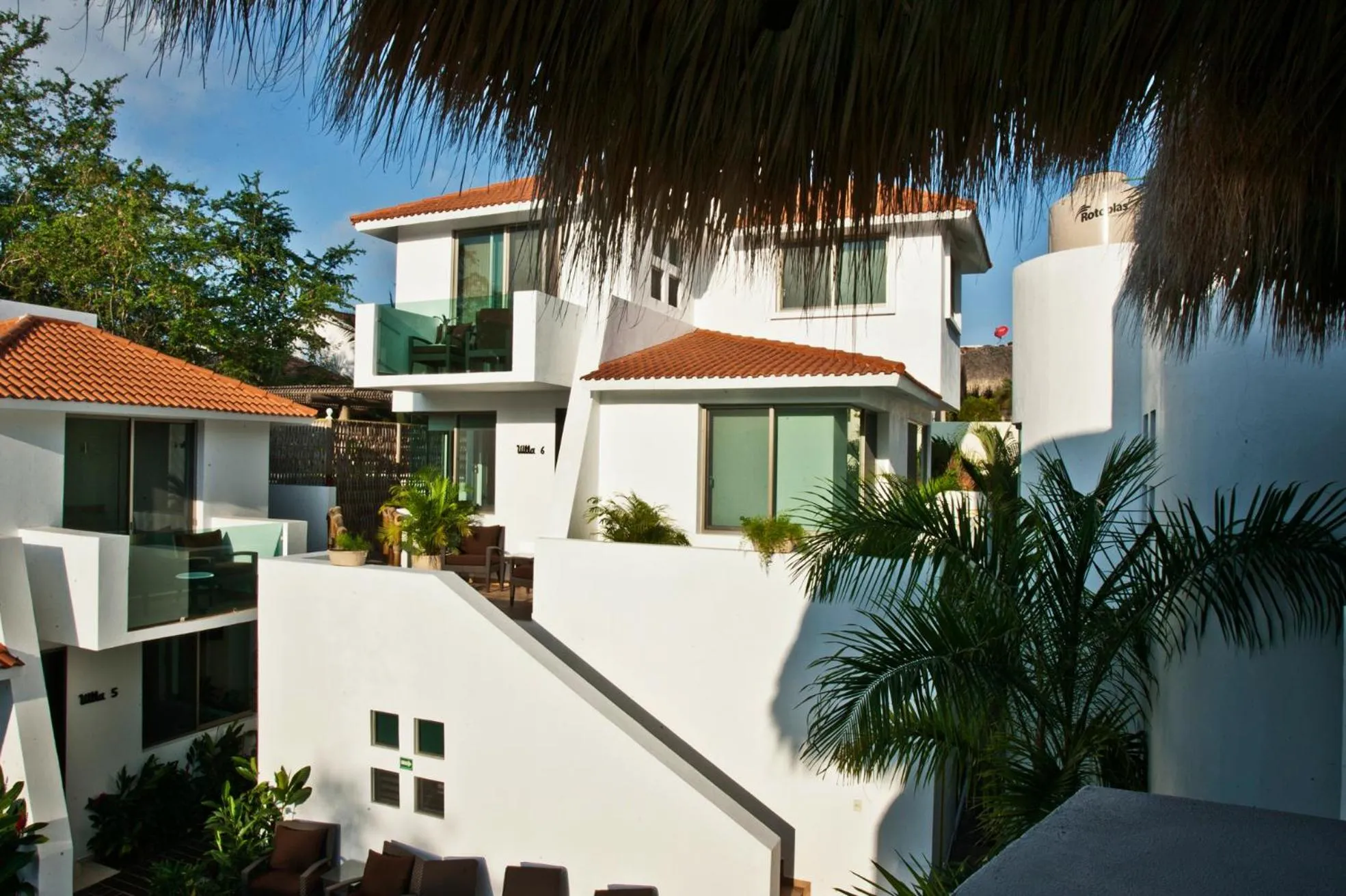 Facade/entrance in Villas Maria Isabel