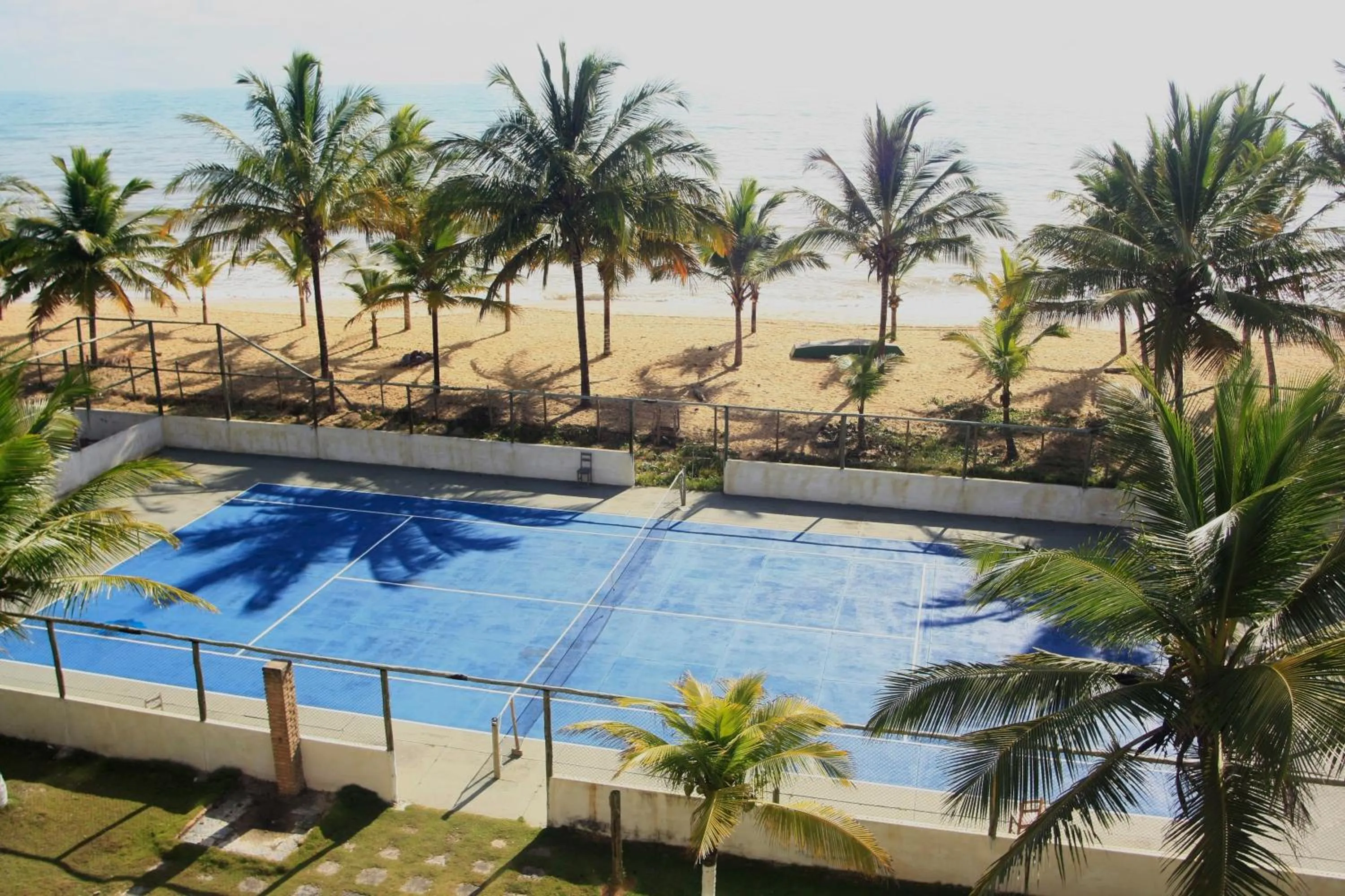 Tennis court in Mar & Sol Praia Hotel