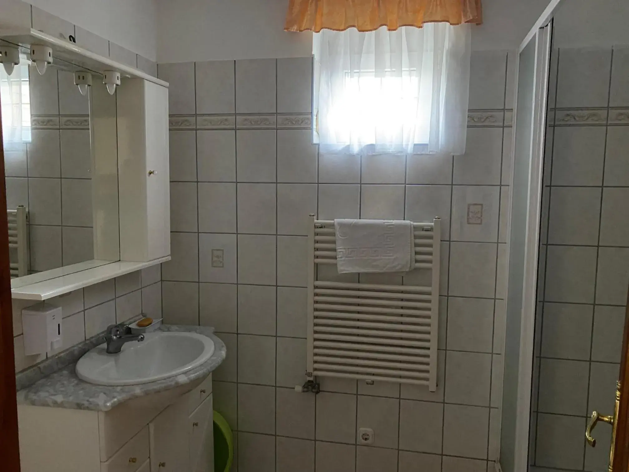 One-Bedroom Apartment with Terrace in Arany Apartmanház Zalagyöngye One-Bedroom Apartment with Terrace in Arany Apartmanház Zalagyöngye