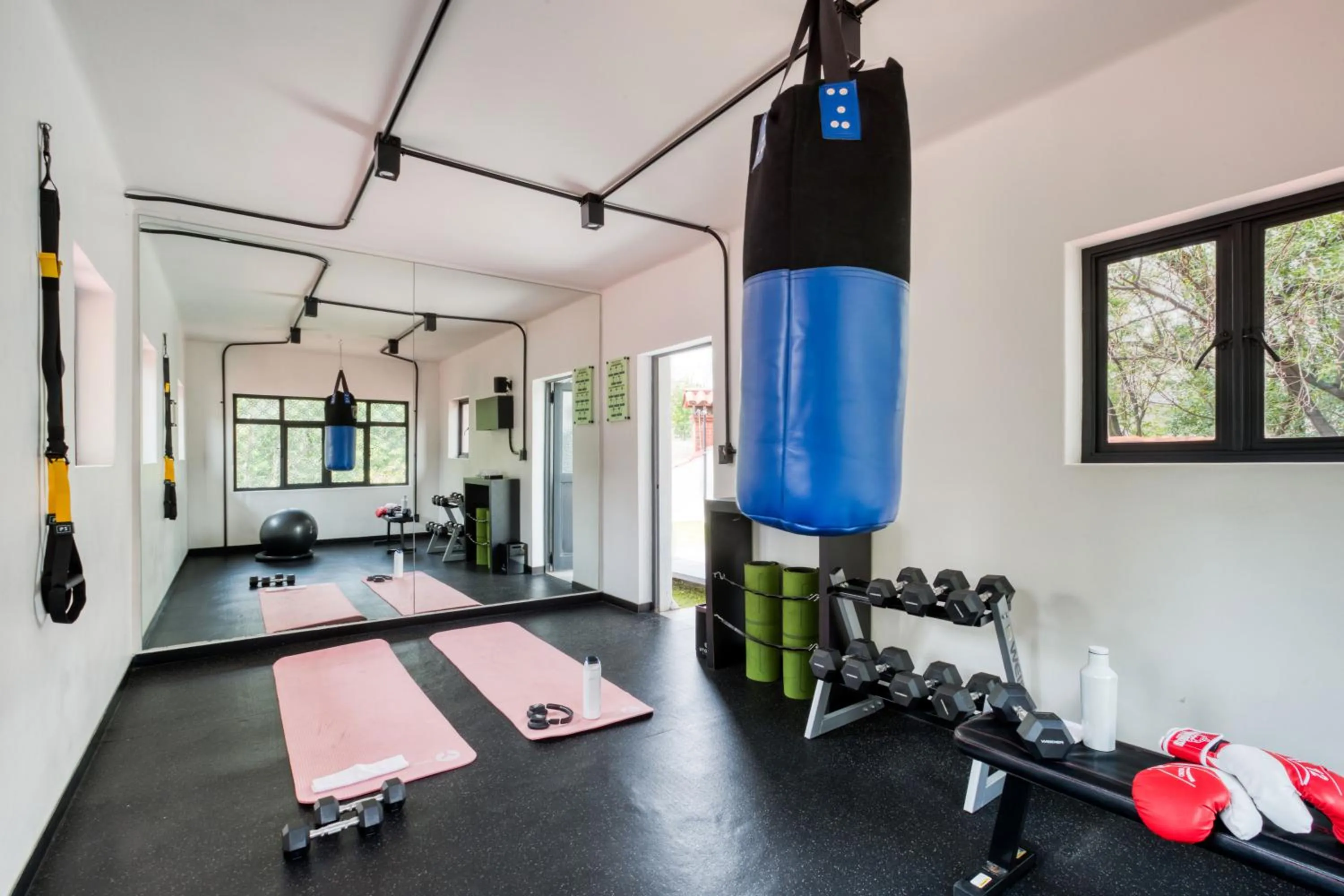 Fitness centre/facilities in UTOPIC Campos Elíseos by ULIV