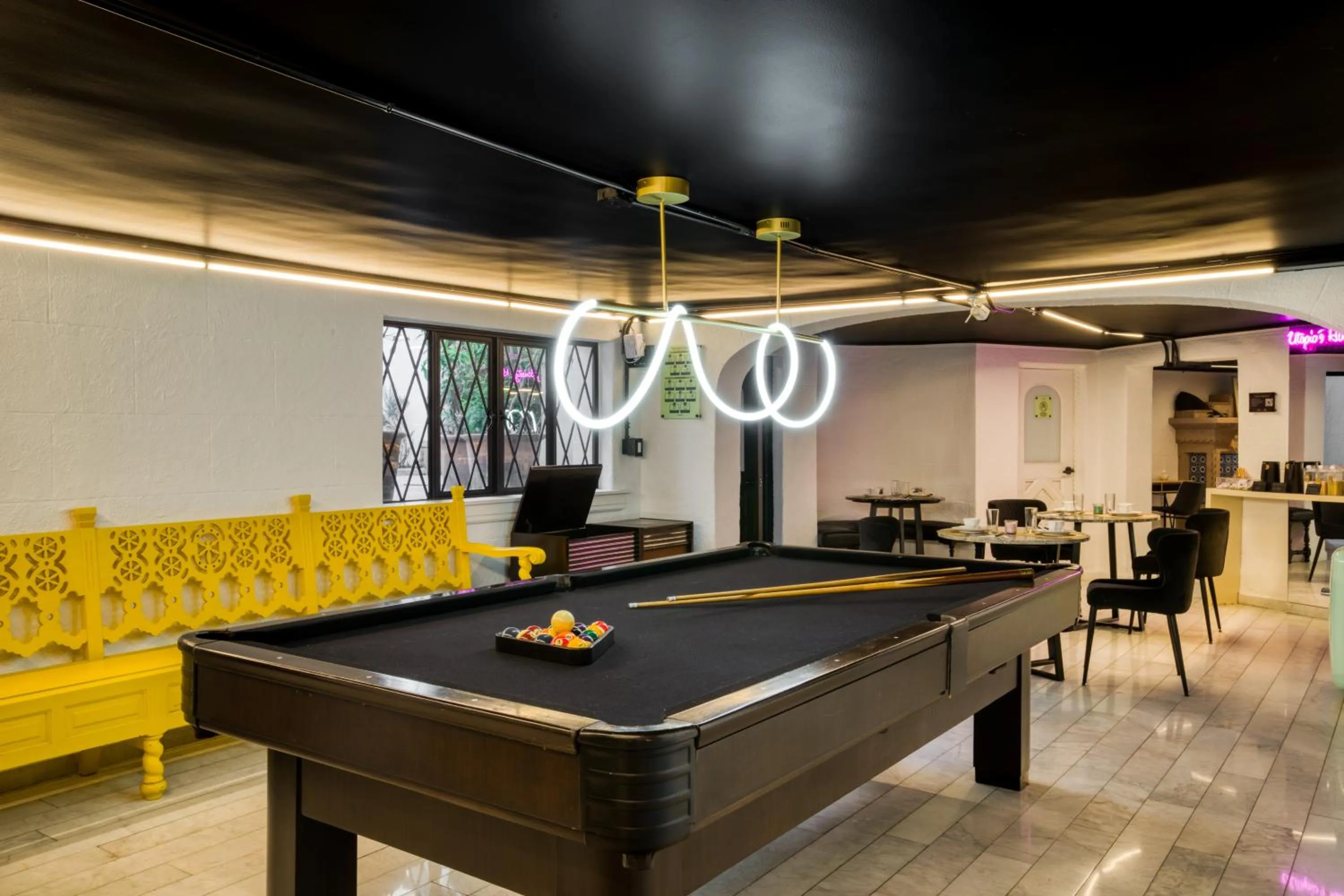 Billiard in UTOPIC Campos Elíseos by ULIV