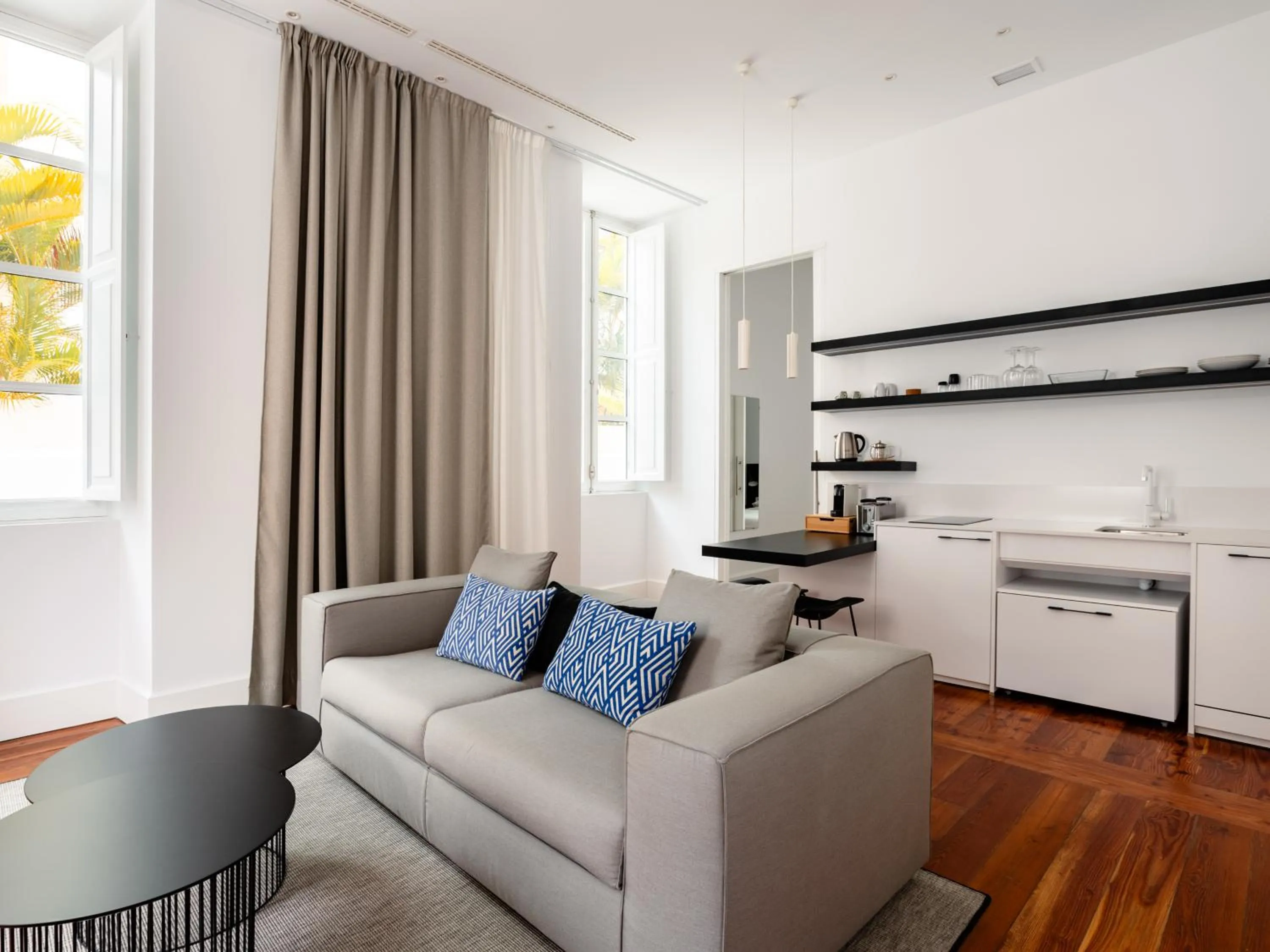 Kitchen or kitchenette in The Park Suites by IRES LAR